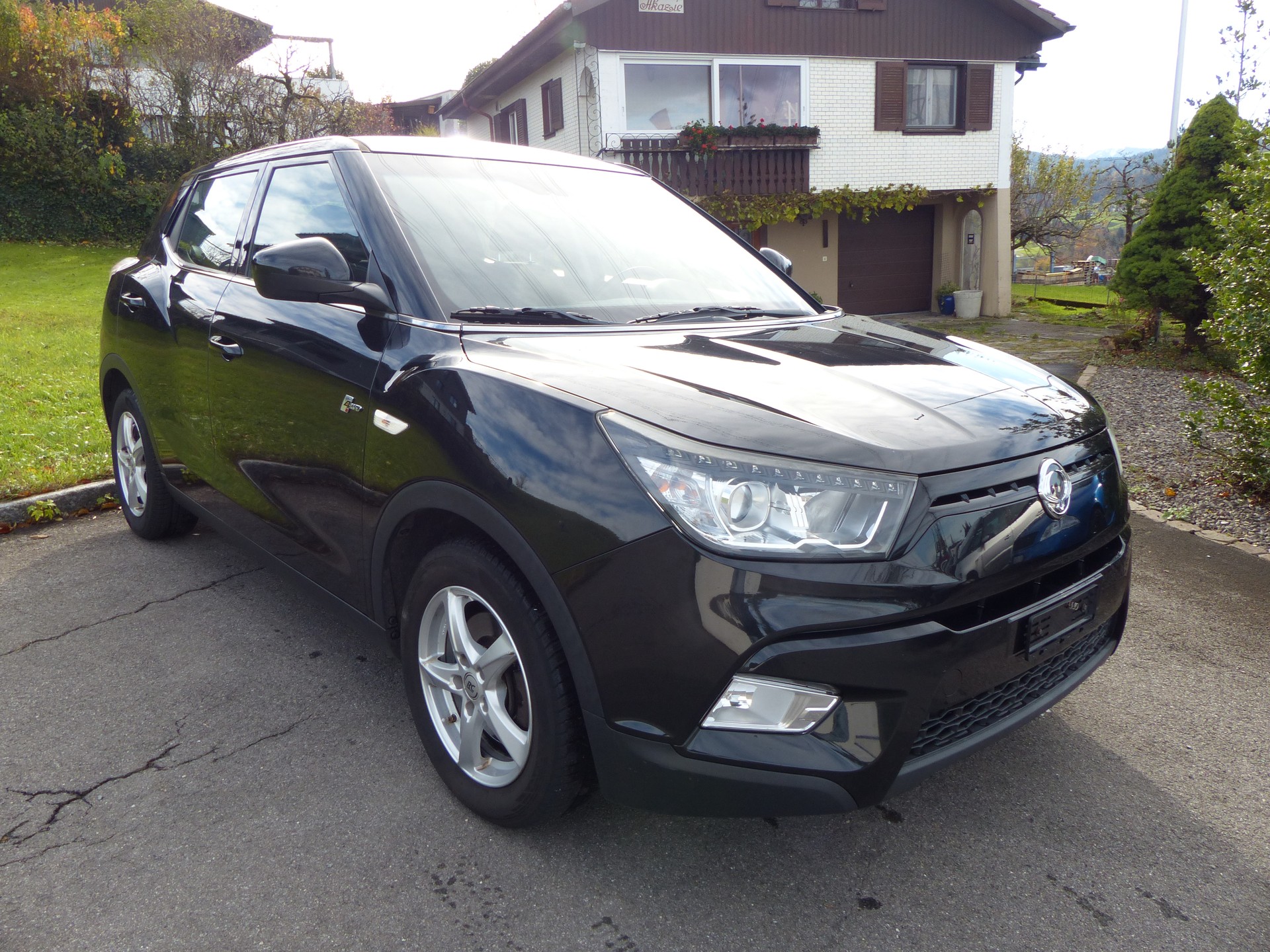 KGM-SsangYong Tivoli 1.6 eXDi Crystal 4WD-showroom-element-3
