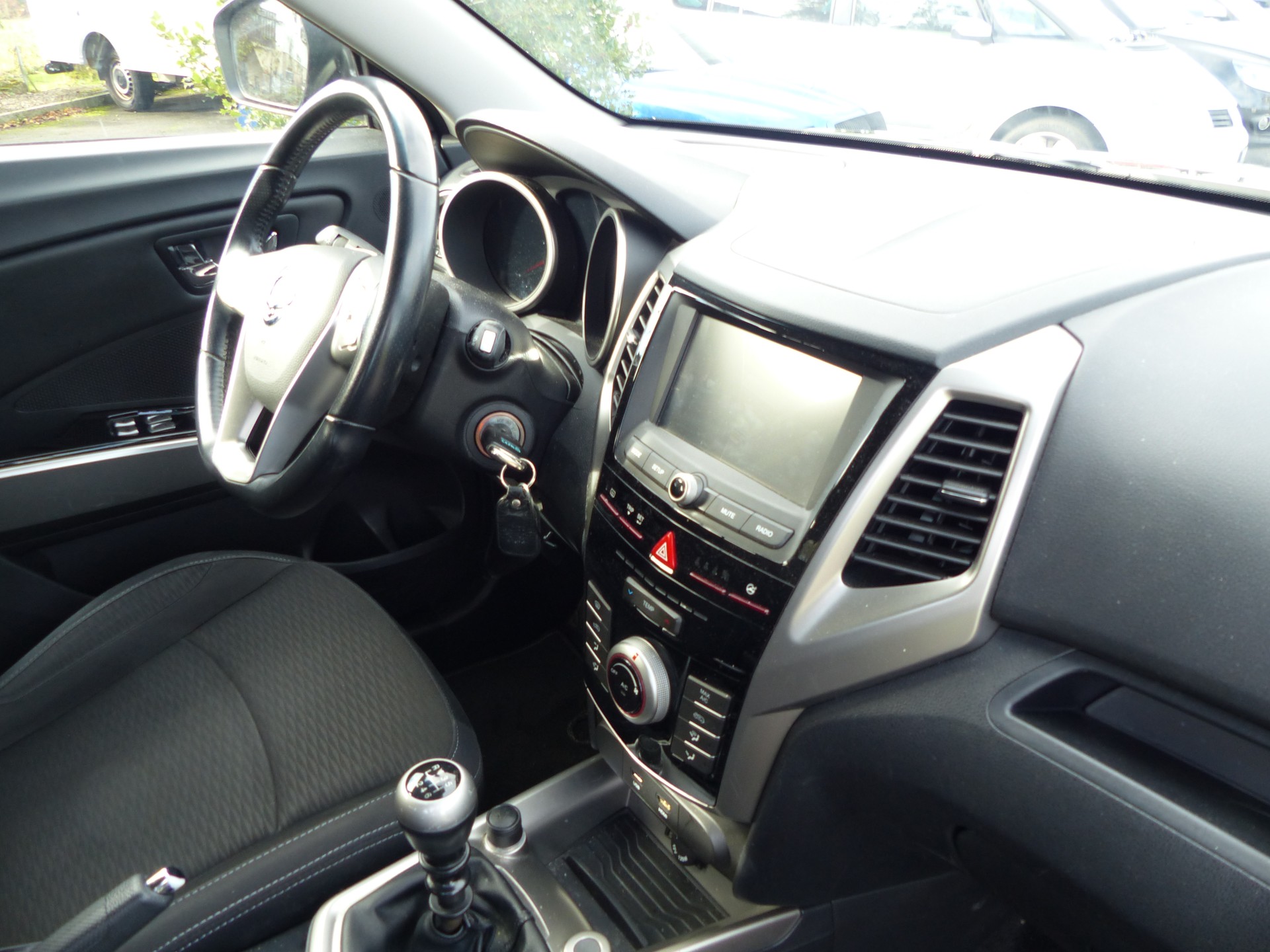 KGM-SsangYong Tivoli 1.6 eXDi Crystal 4WD-image-13