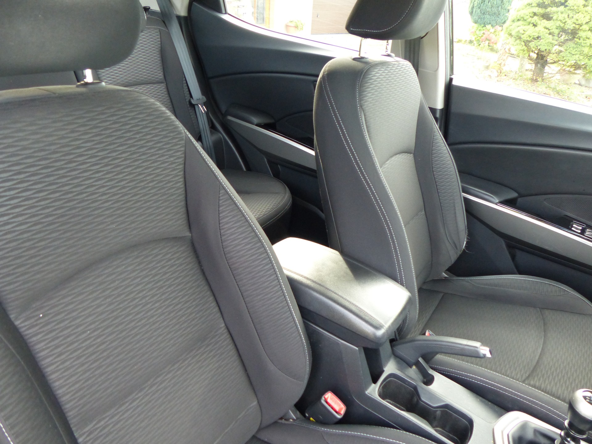 KGM-SsangYong Tivoli 1.6 eXDi Crystal 4WD-image-14