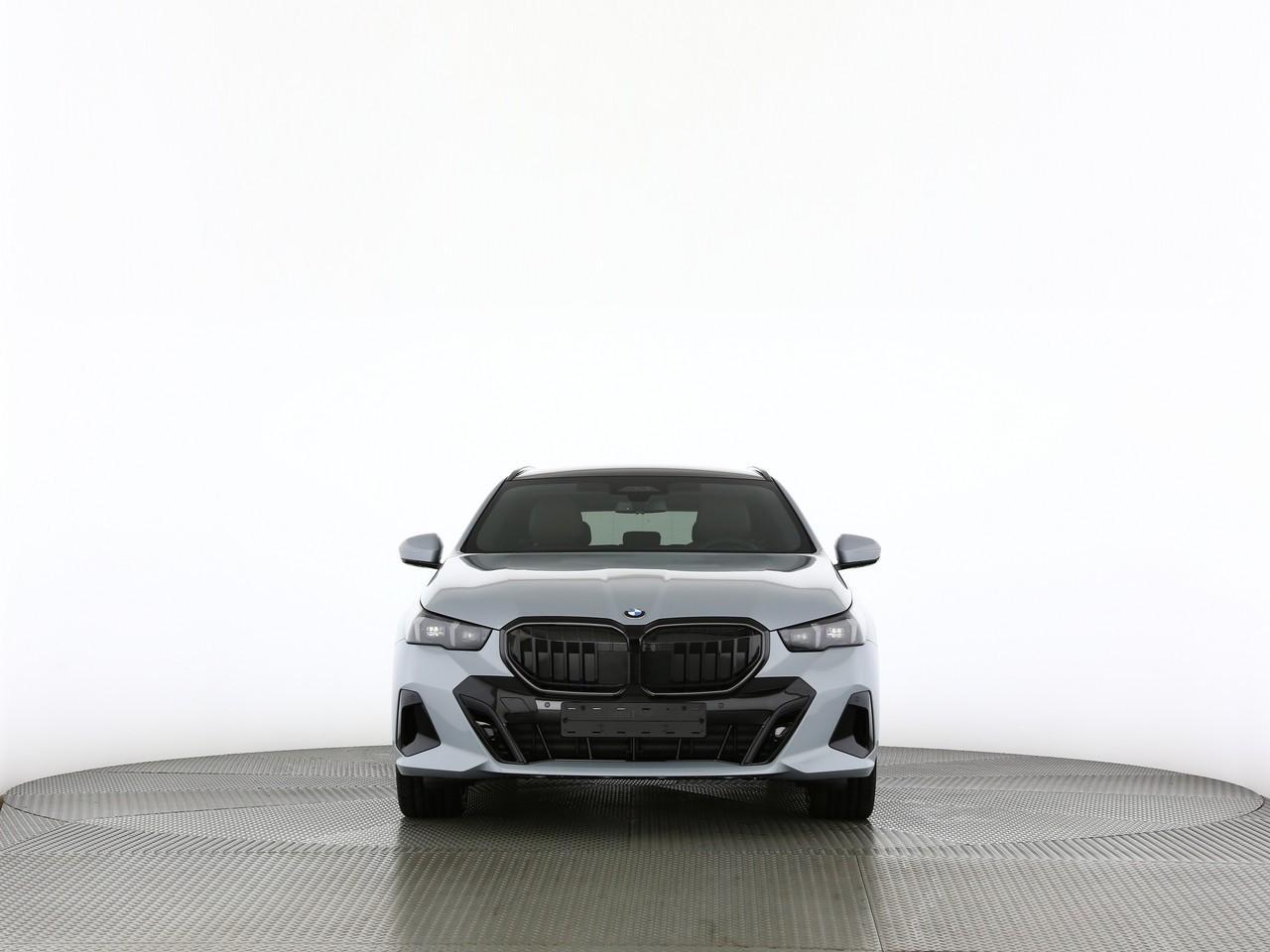 BMW 540d xDrive 48V Touring M Sport Pro Steptronic-image-1