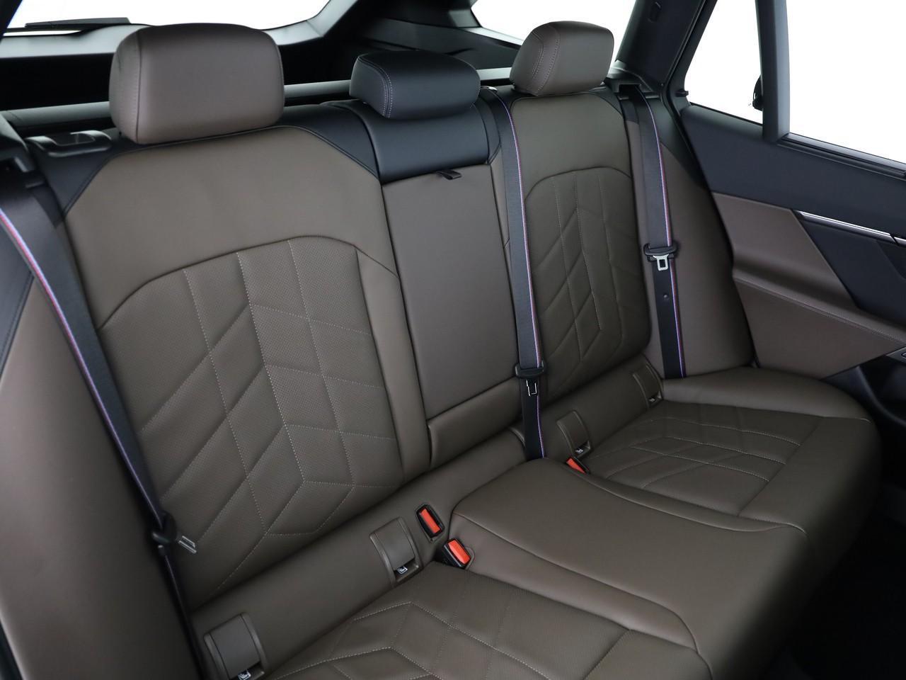 BMW 540d xDrive 48V Touring M Sport Pro Steptronic-image-12