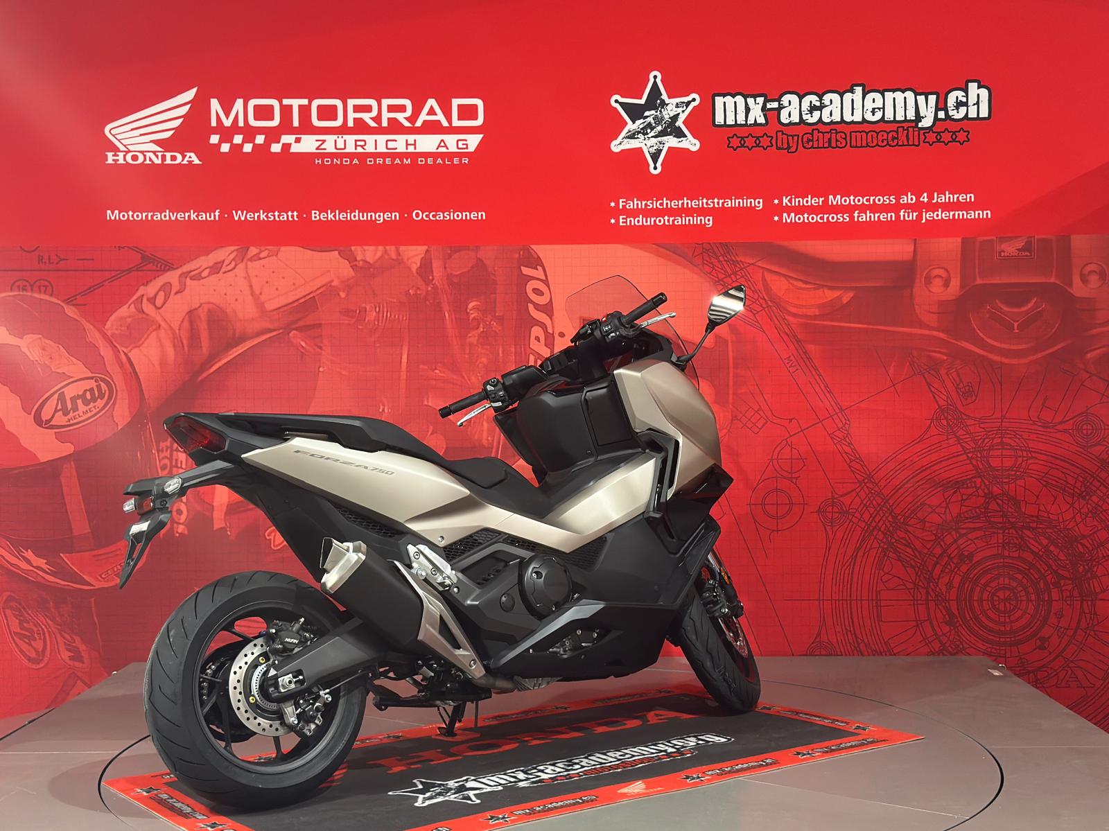 HONDA FORZA 750*Modell 2026**Neufahrzeug**Matte Warm Ash Metallic**Jetzt reservieren möglich-image-4