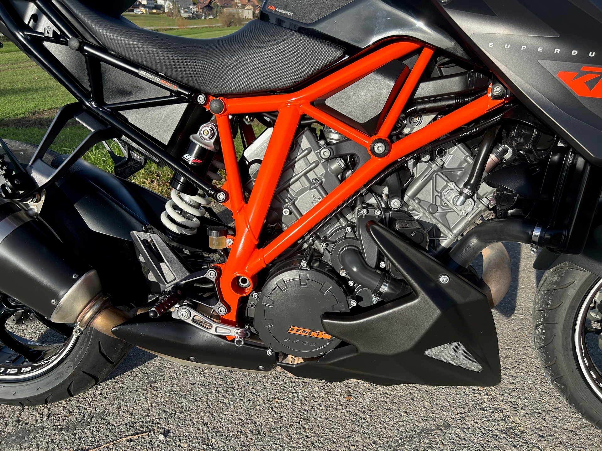 KTM 1290 Super Duke R-image-2