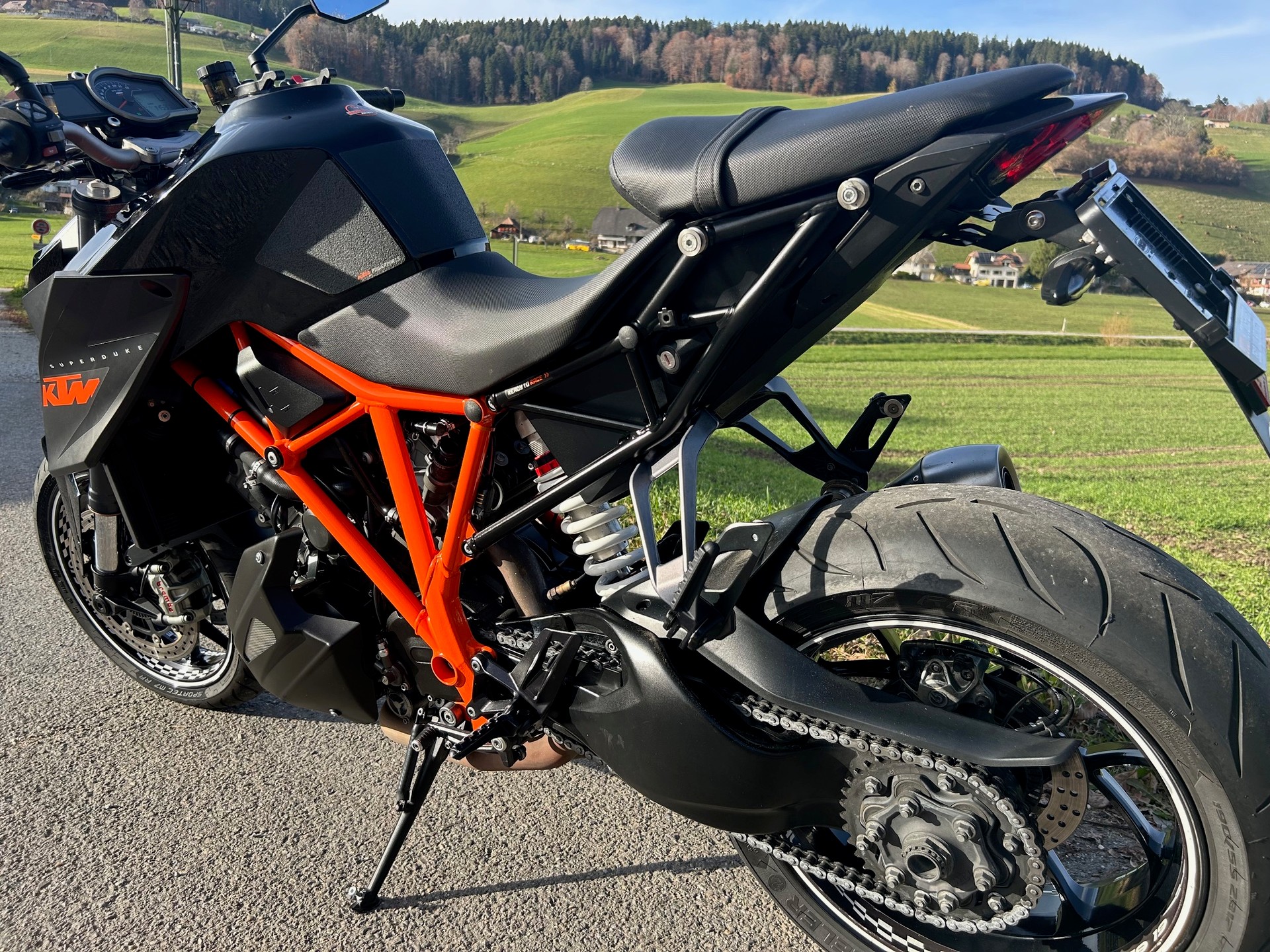 KTM 1290 Super Duke R-image-7