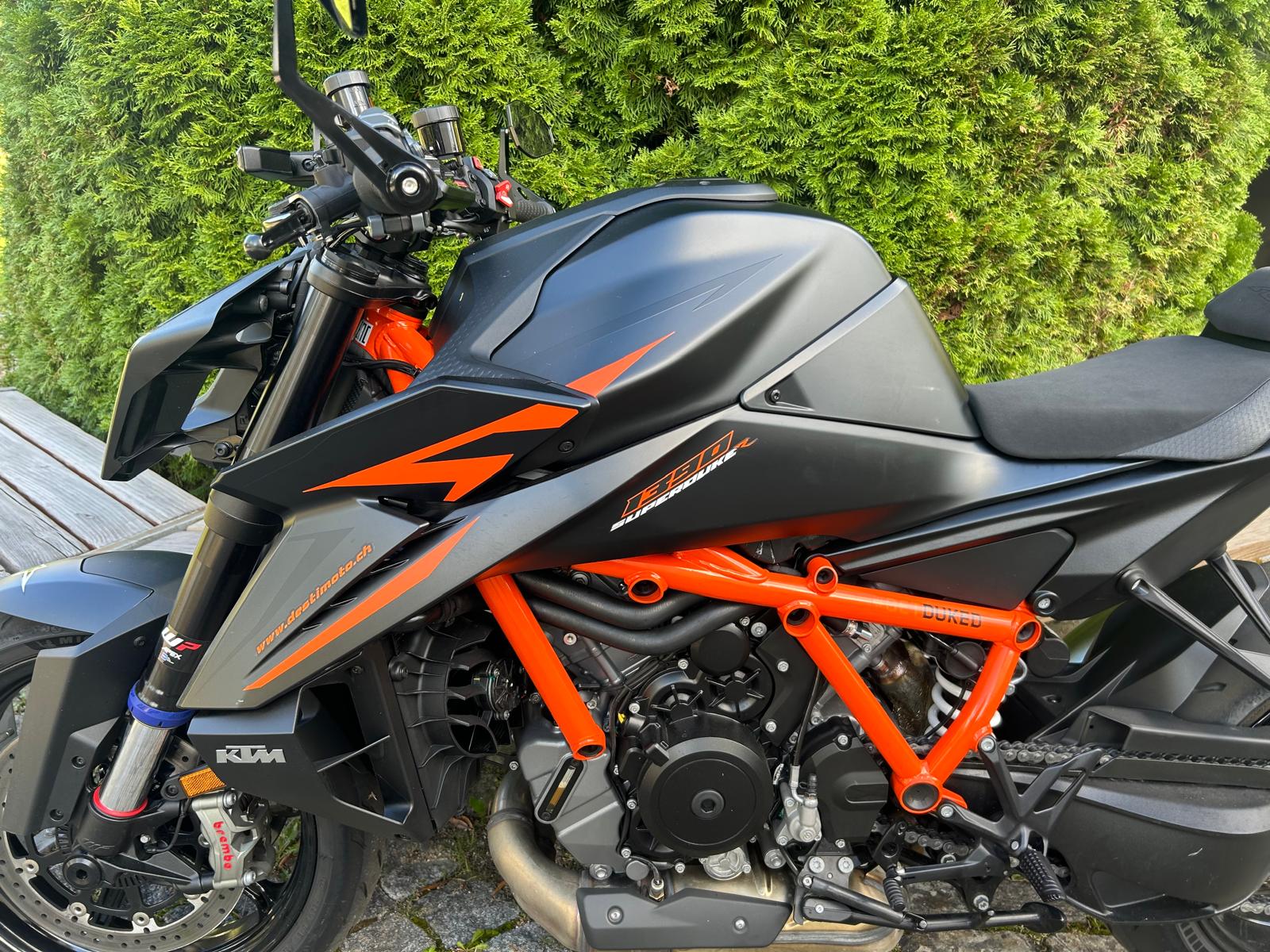 KTM 1390 Super Duke R EVO-image-4