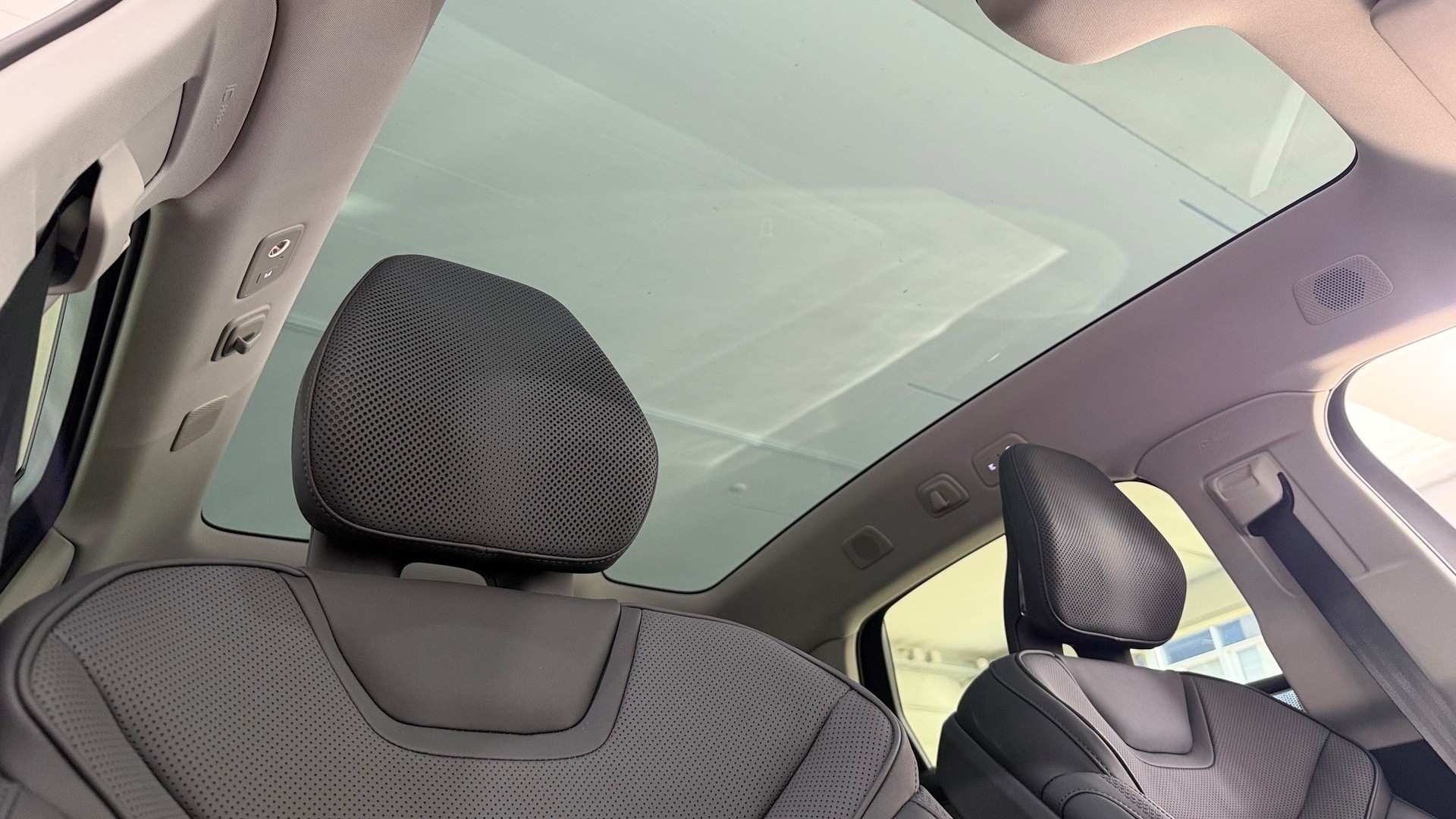 VOLVO ES90 Ultra-image-13
