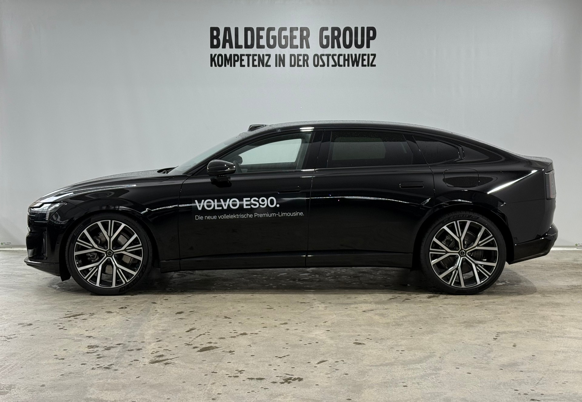 VOLVO ES90 Ultra-showroom-element-1
