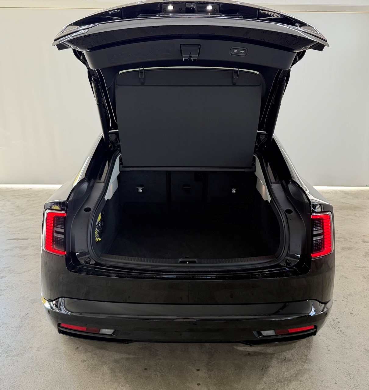 VOLVO ES90 Ultra-image-12