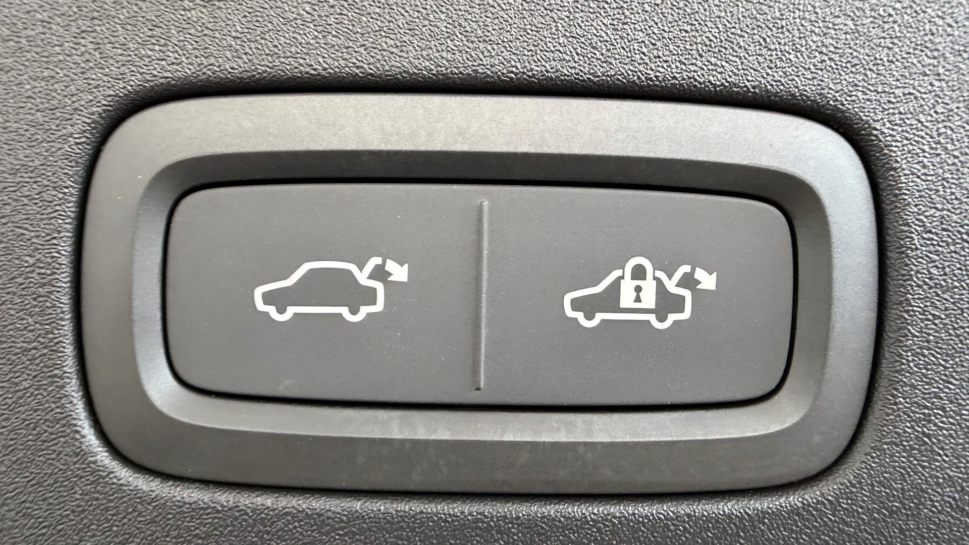 VOLVO ES90 Ultra-image-15