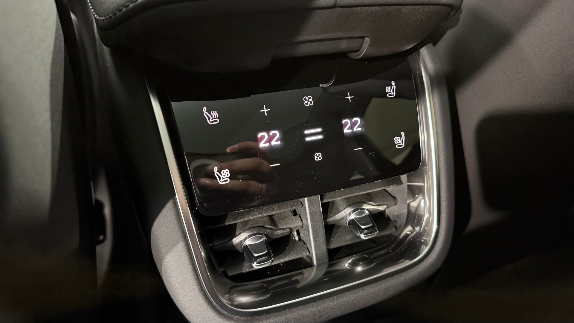 VOLVO ES90 Ultra-image-14