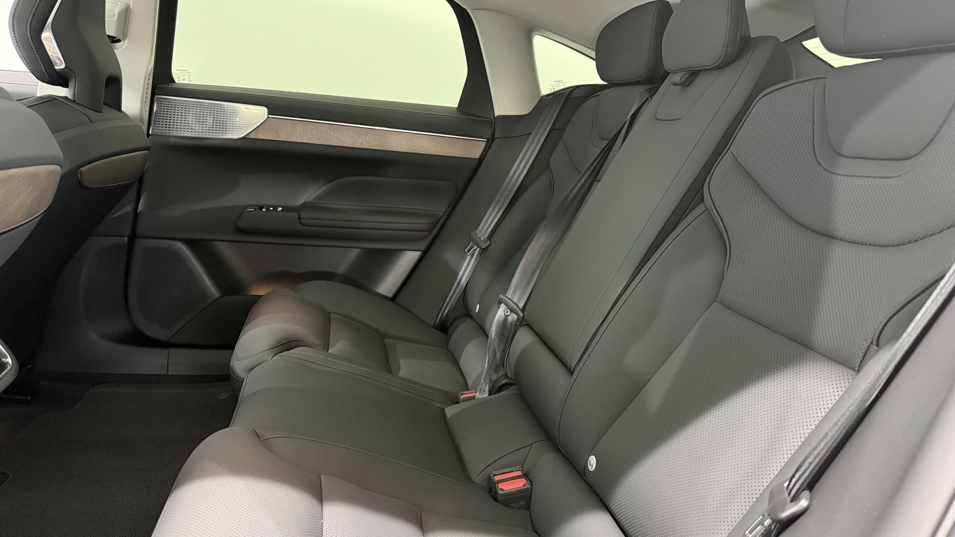 VOLVO ES90 Ultra-image-6