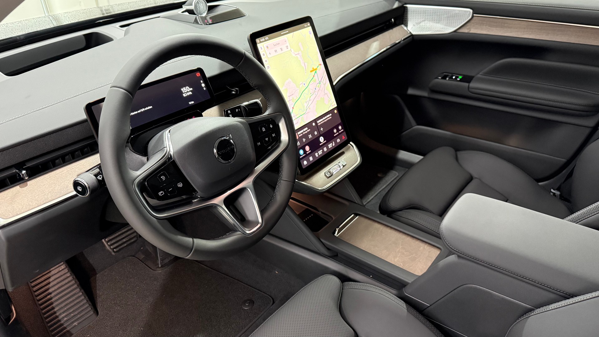 VOLVO ES90 Ultra-showroom-element-3