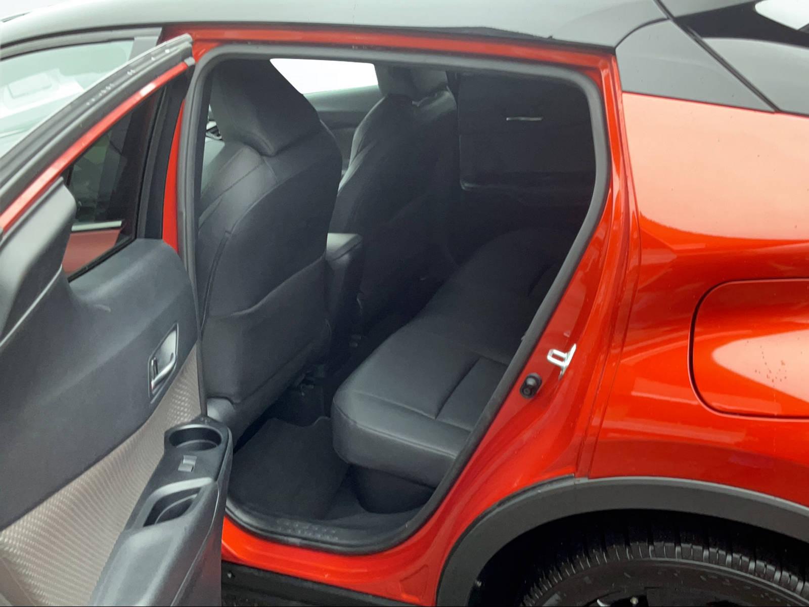 TOYOTA C-HR 2.0 VVTi HSD Launch Edition-image-9