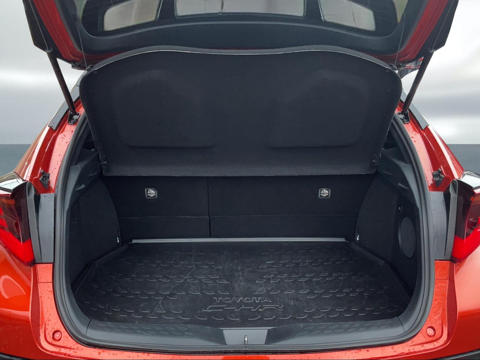 TOYOTA C-HR 2.0 VVTi HSD Launch Edition-image-13