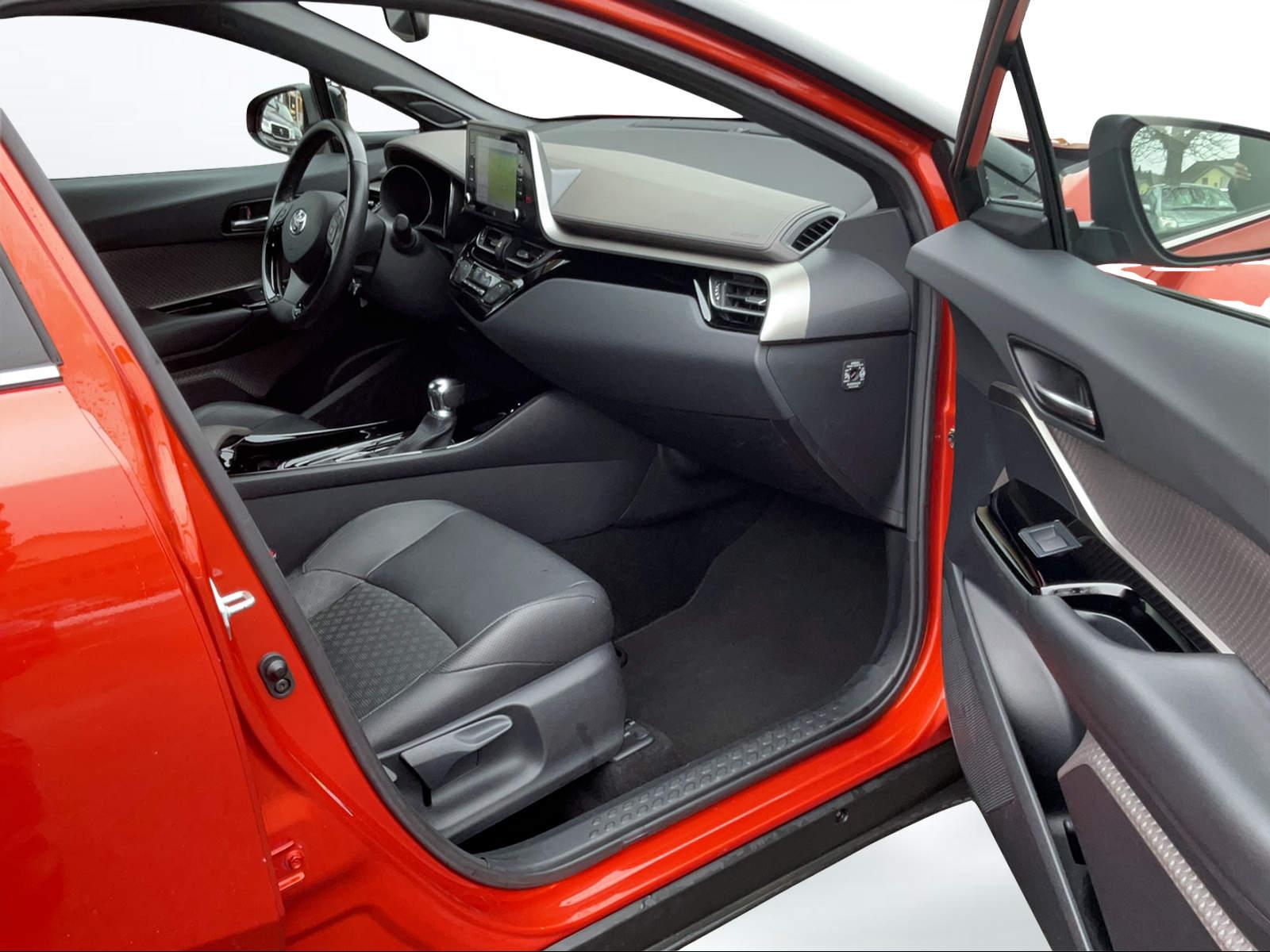 TOYOTA C-HR 2.0 VVTi HSD Launch Edition-image-10