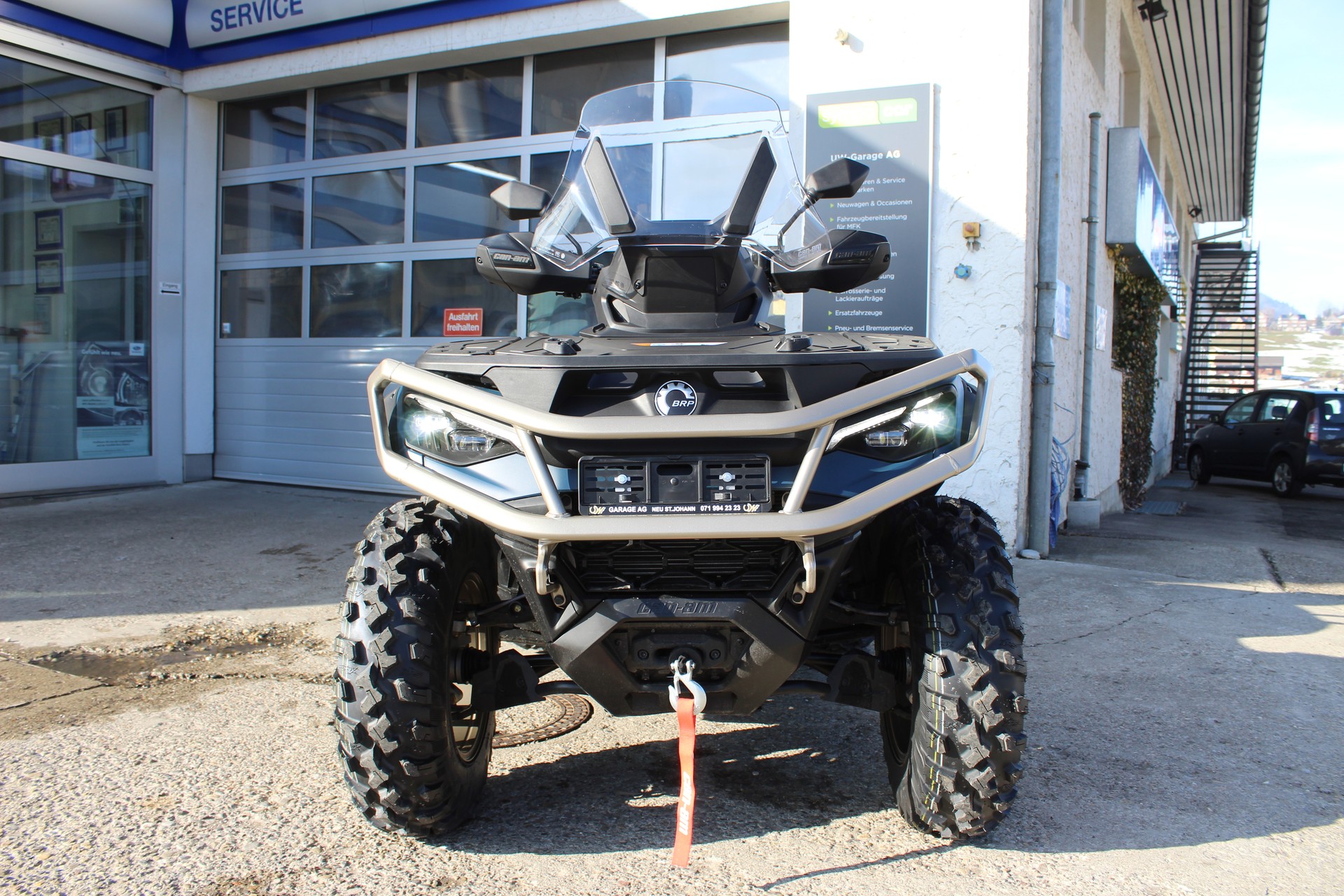 CAN-AM Outlander-image-2