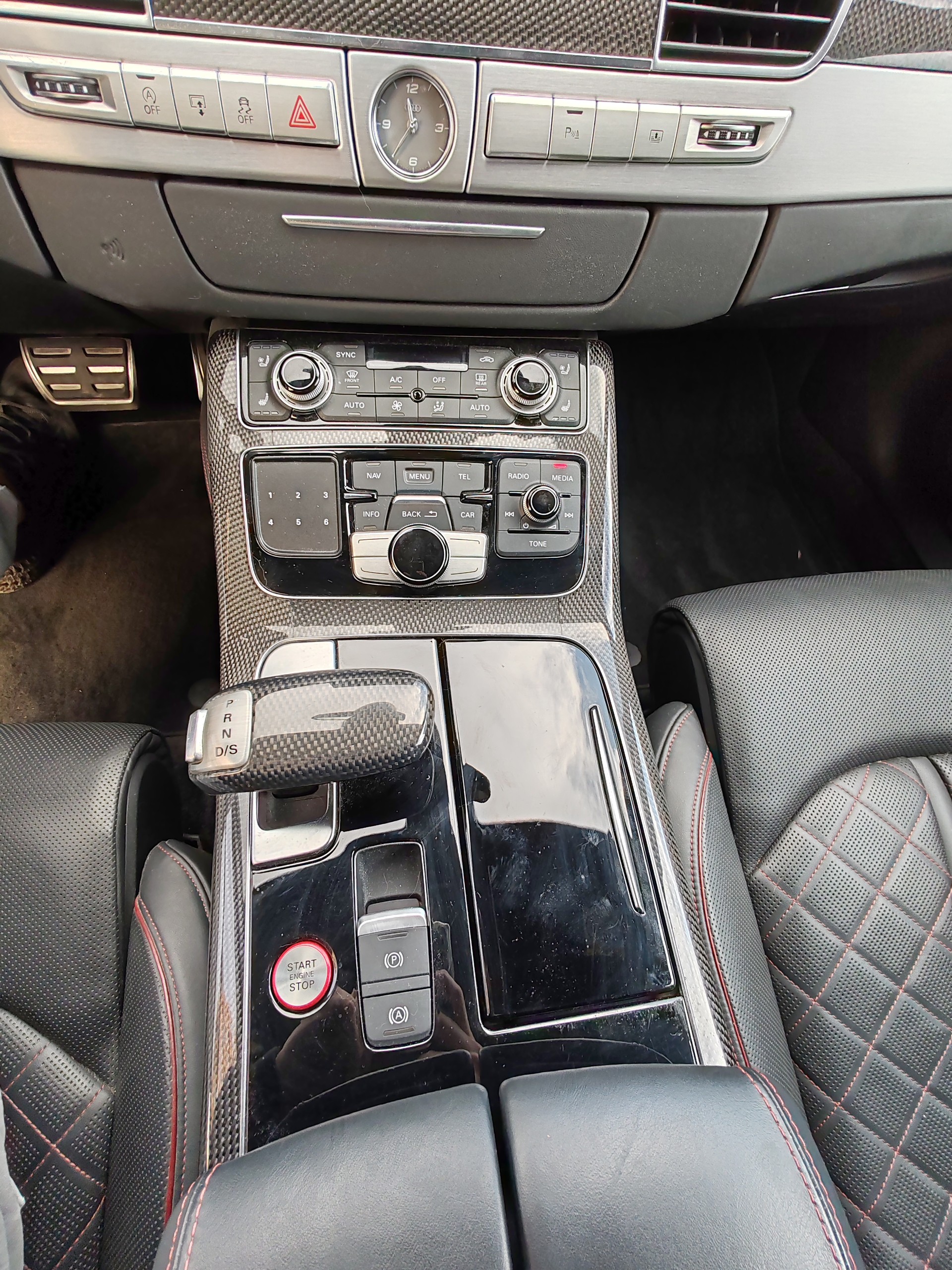 AUDI S8 4.0 TFSI V8 plus quattro tiptronic-image-3