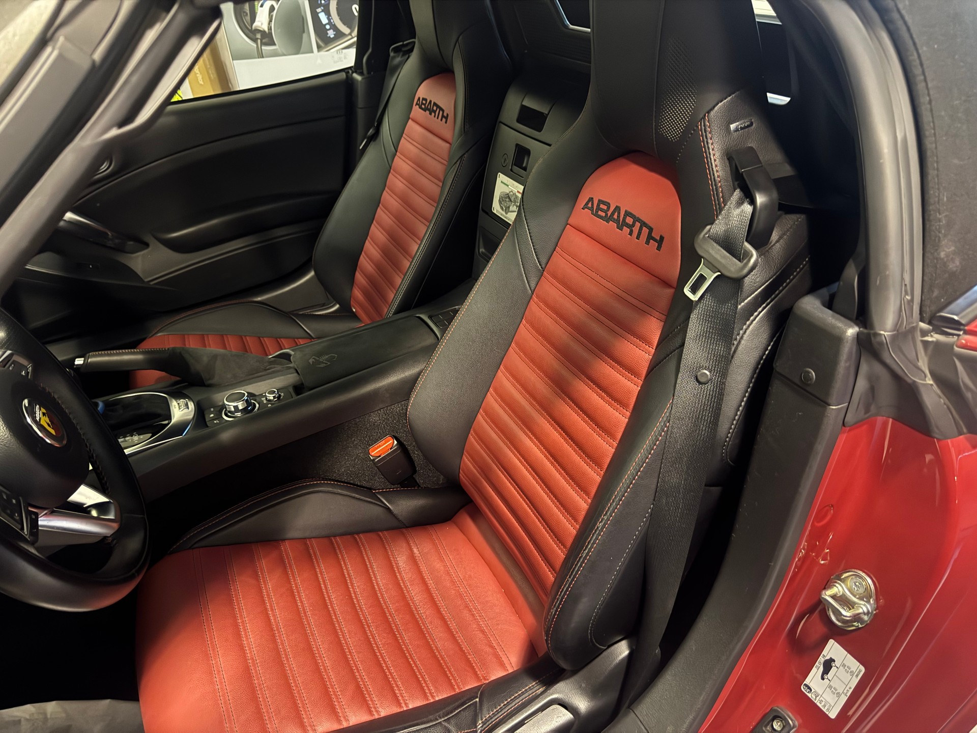 FIAT 124 Spider 1.4 TB Abarth Automatic-image-6