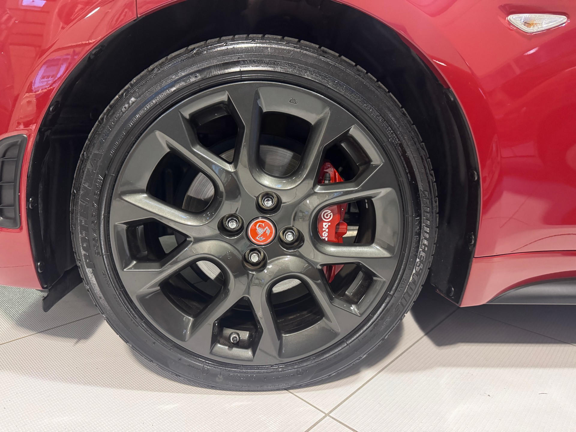 FIAT 124 Spider 1.4 TB Abarth Automatic-image-10