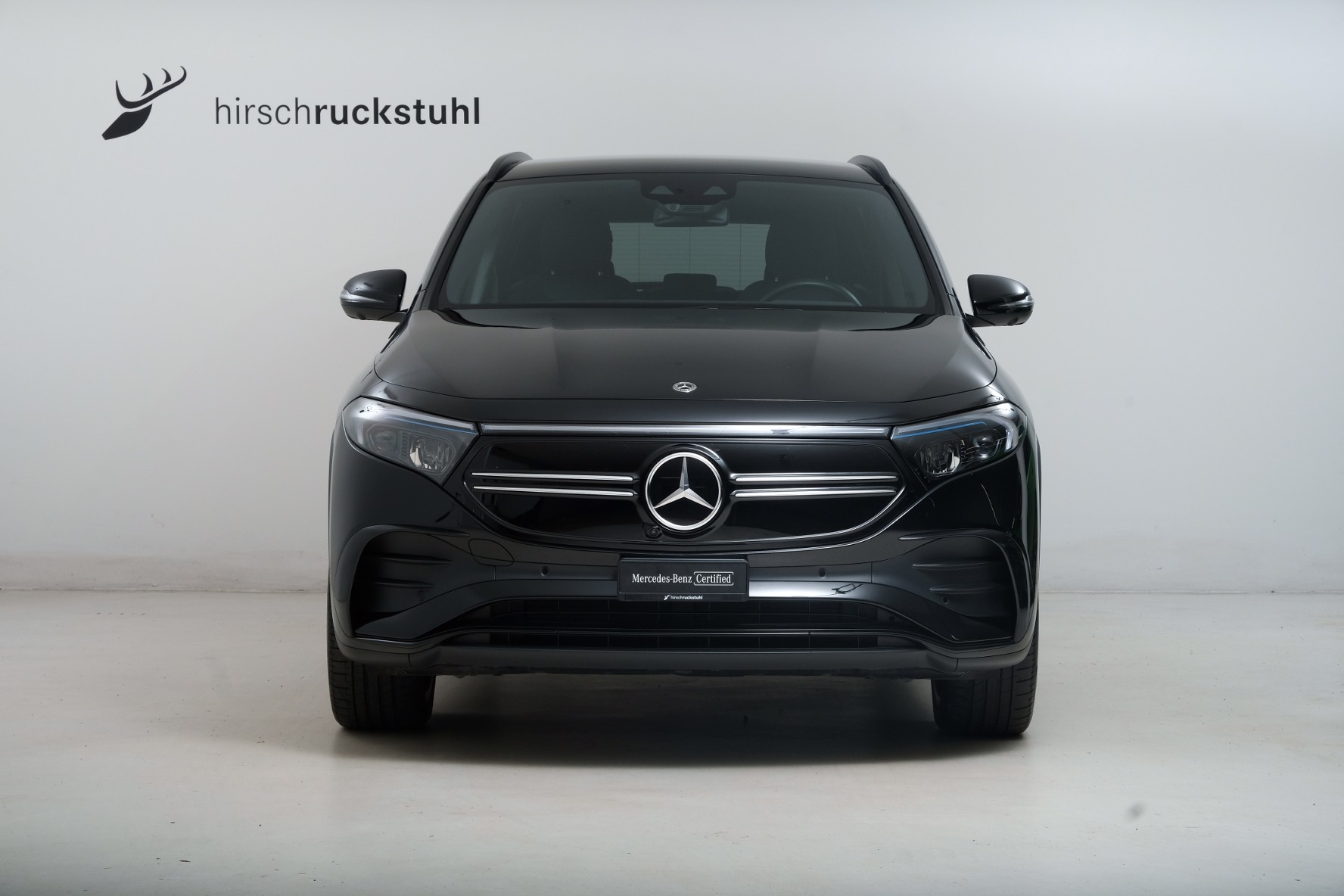 MERCEDES-BENZ EQA 300 AMG Line 4Matic-showroom-element-1