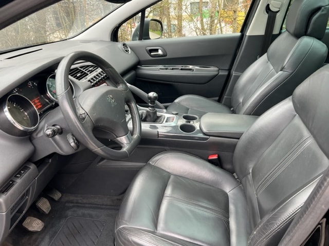 PEUGEOT 3008 1.6 16V T Sport Pack-image-5