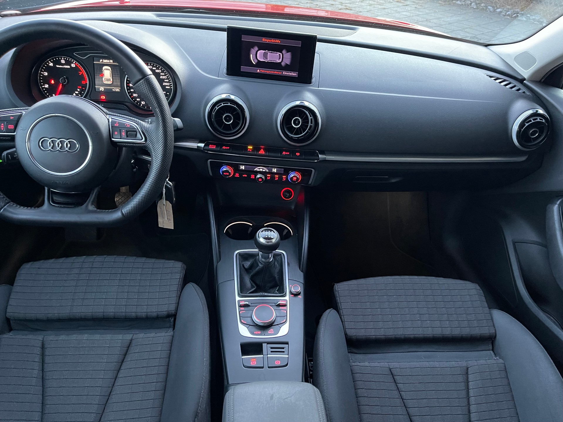 AUDI A3 Sportback 1.4 TFSI Ambiente-image-8