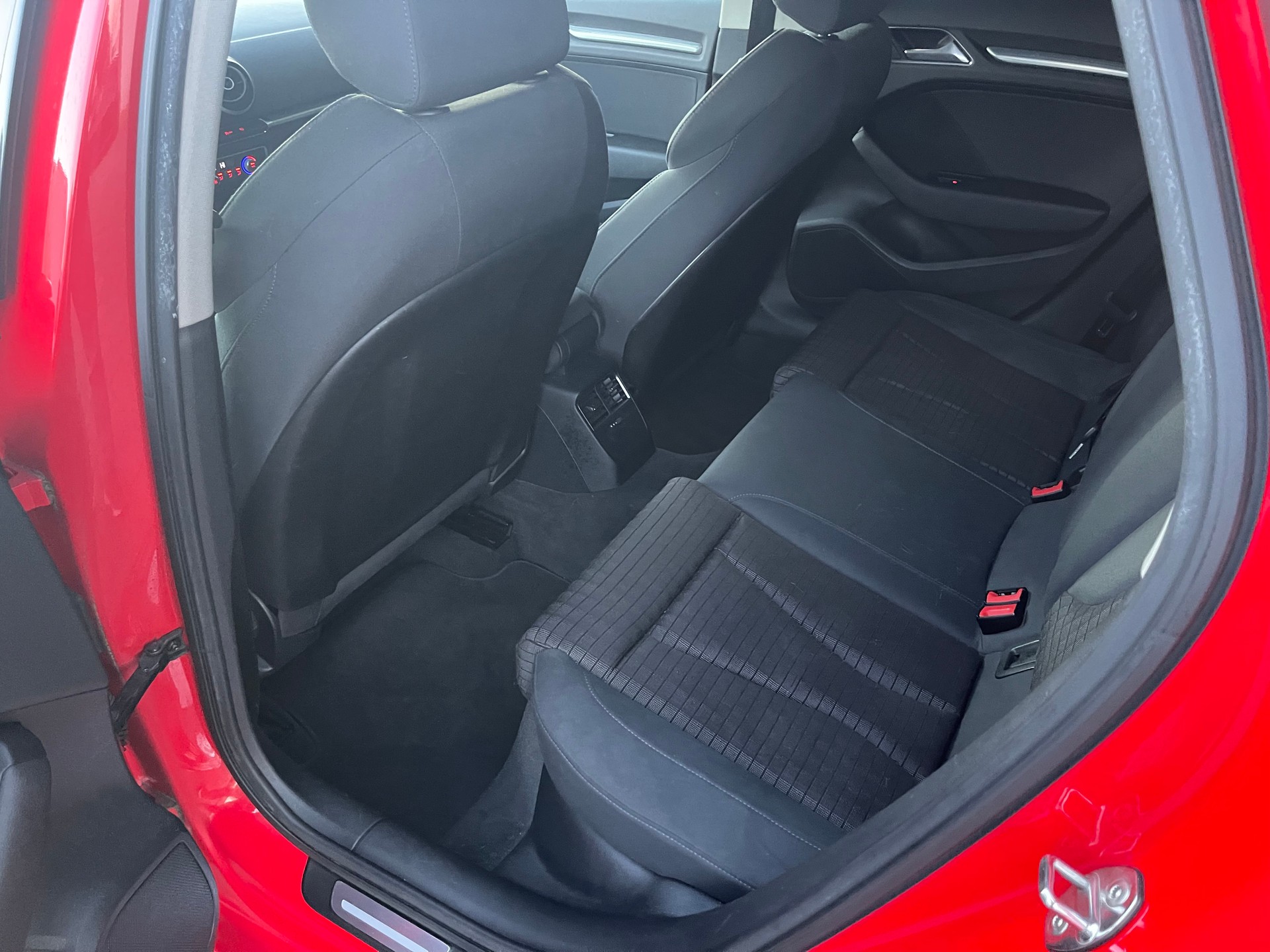 AUDI A3 Sportback 1.4 TFSI Ambiente-image-10