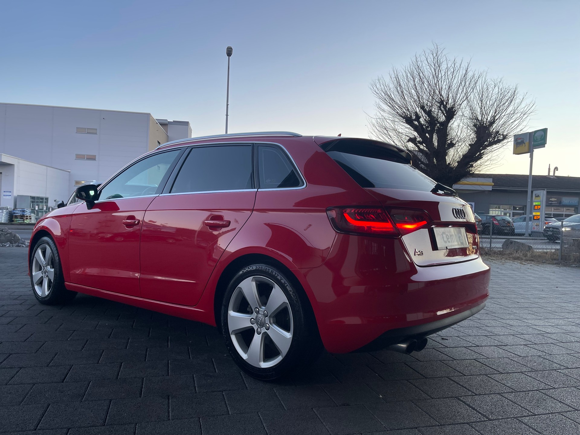 AUDI A3 Sportback 1.4 TFSI Ambiente-image-4
