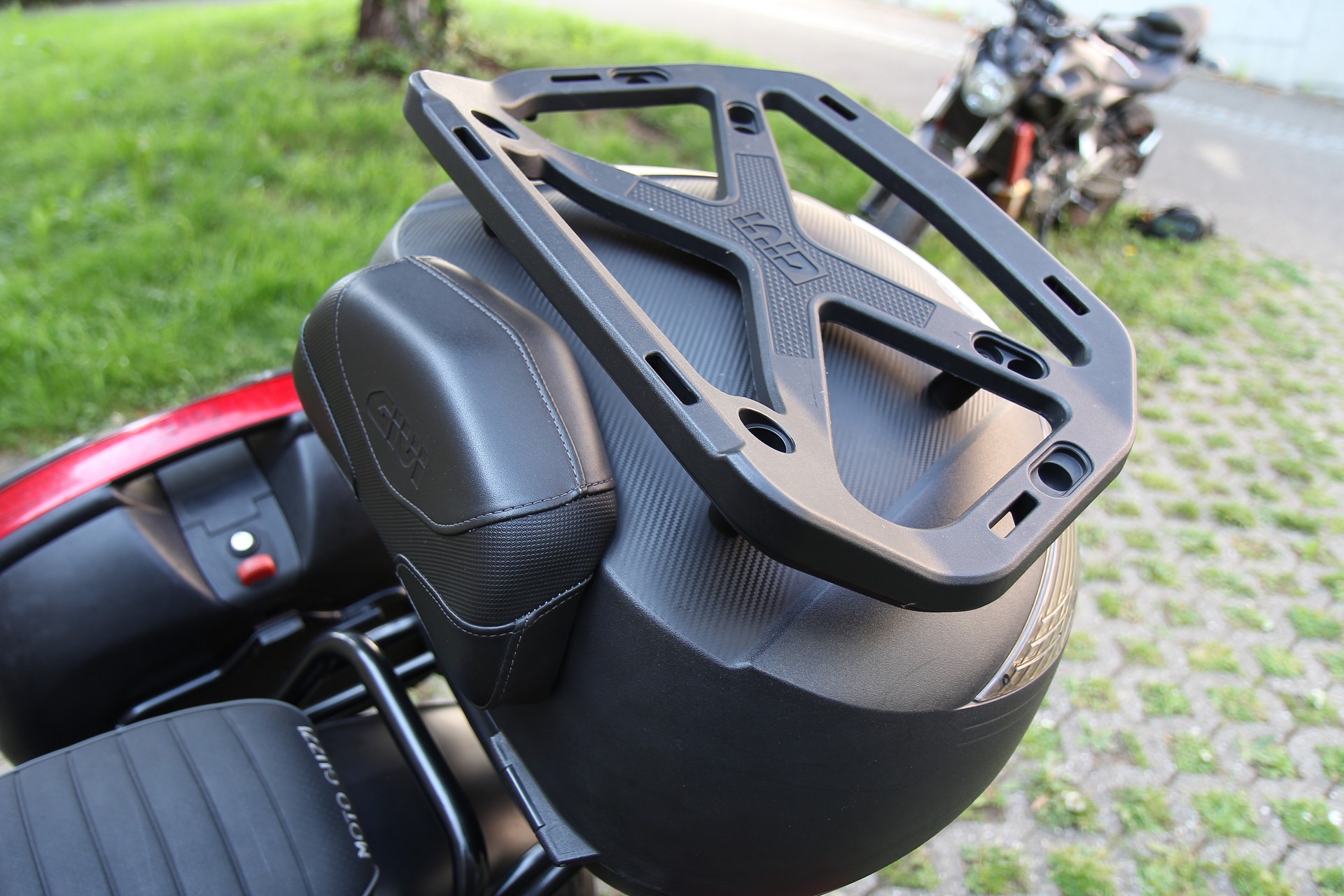 MOTO GUZZI Bobber-image-8