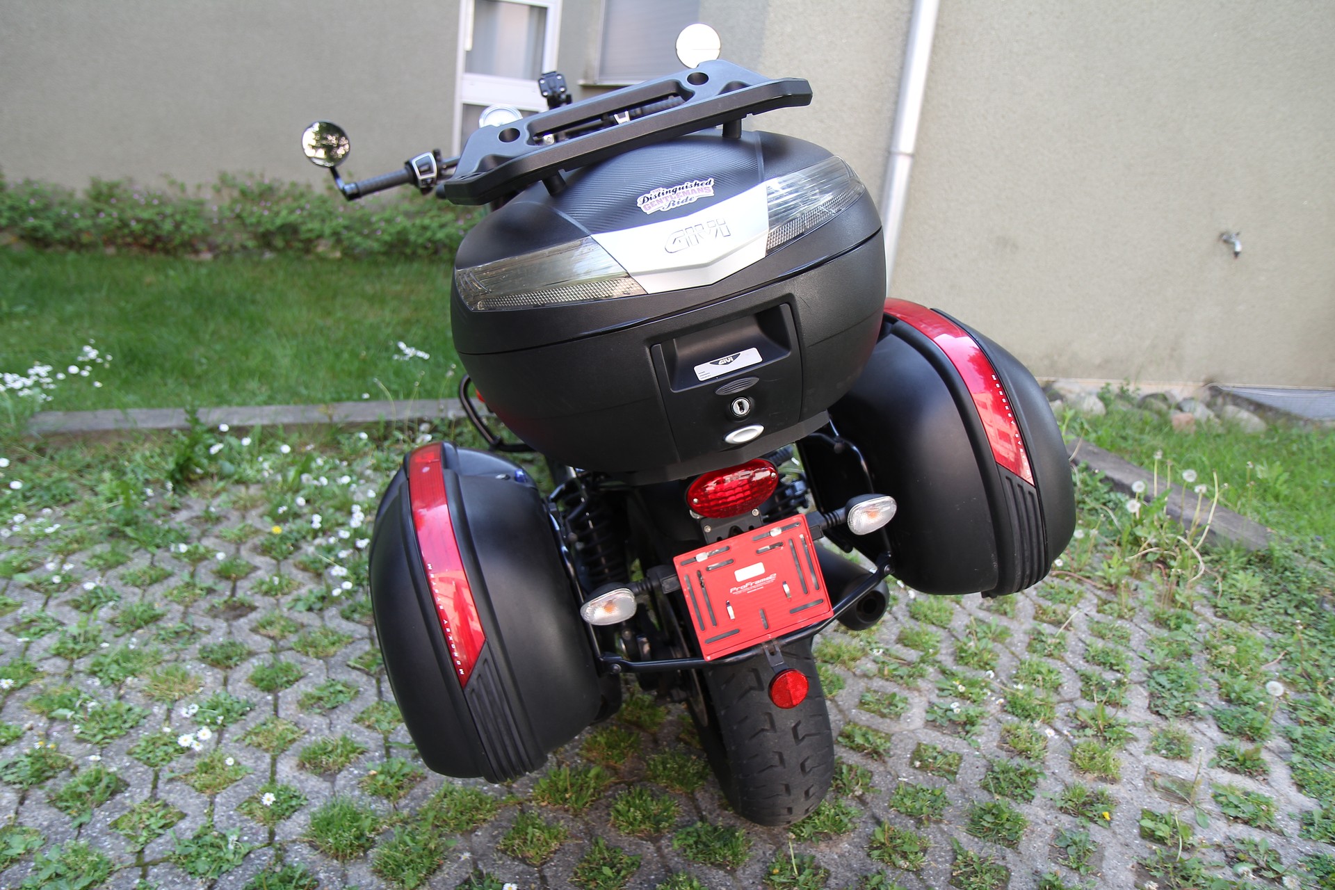 MOTO GUZZI Bobber-image-7