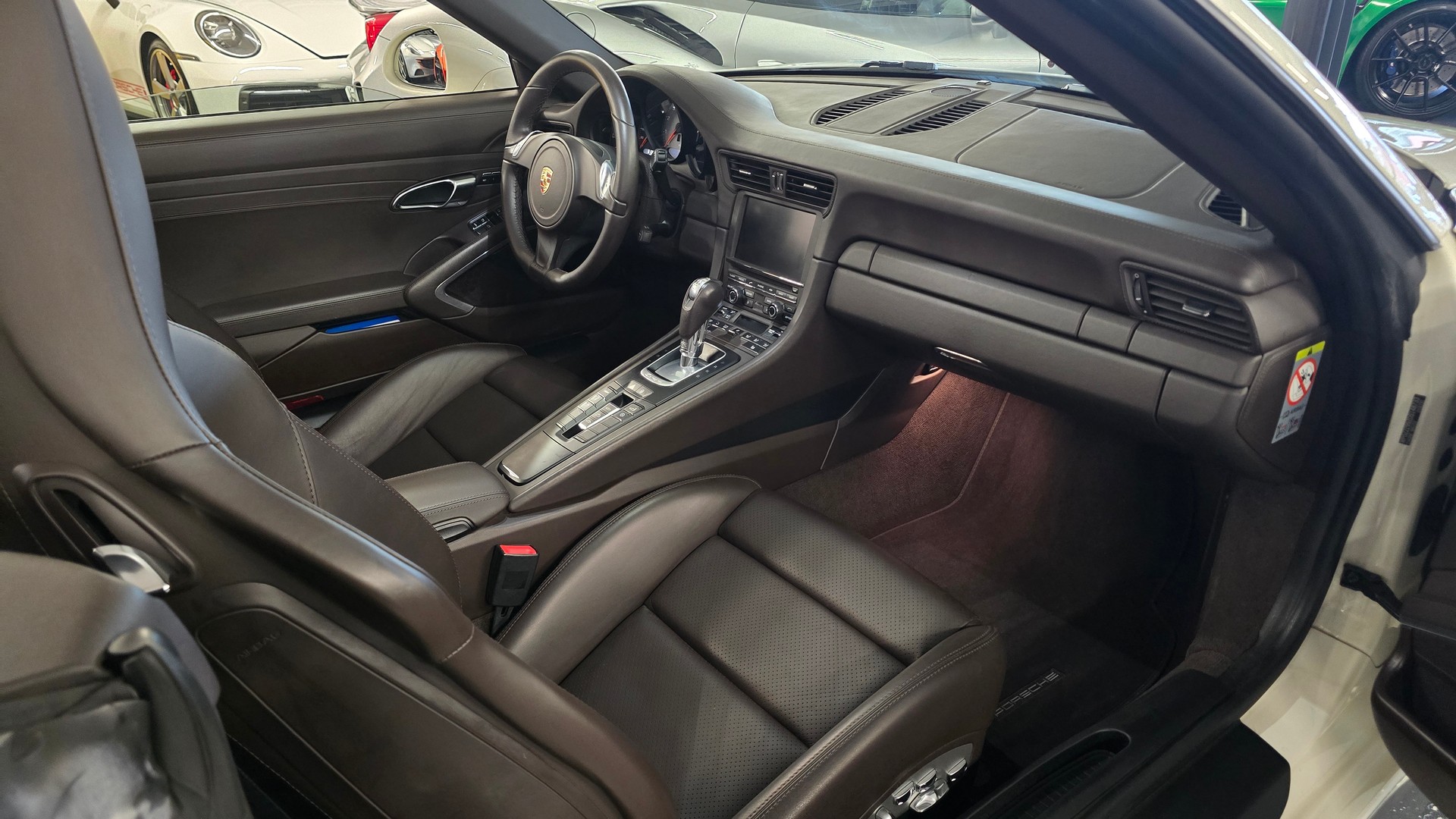 PORSCHE 911 Cabrio Carrera 4S PDK-image-22