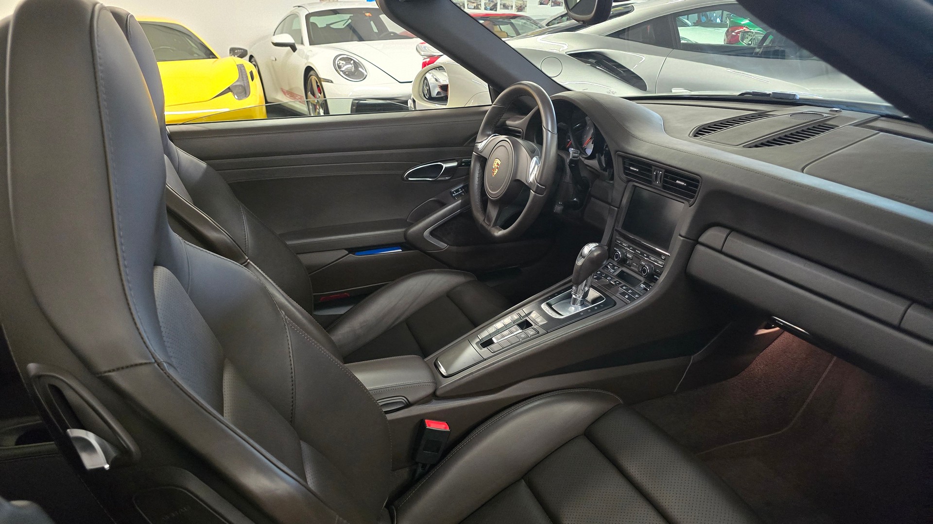 PORSCHE 911 Cabrio Carrera 4S PDK-image-23