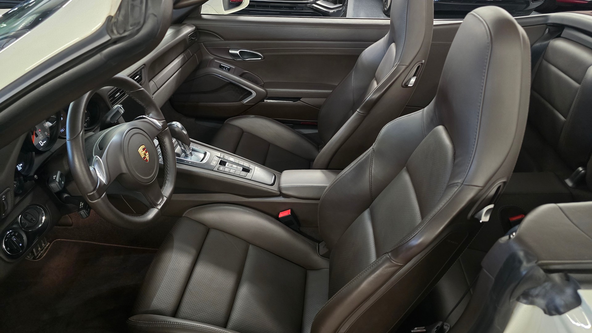 PORSCHE 911 Cabrio Carrera 4S PDK-image-18
