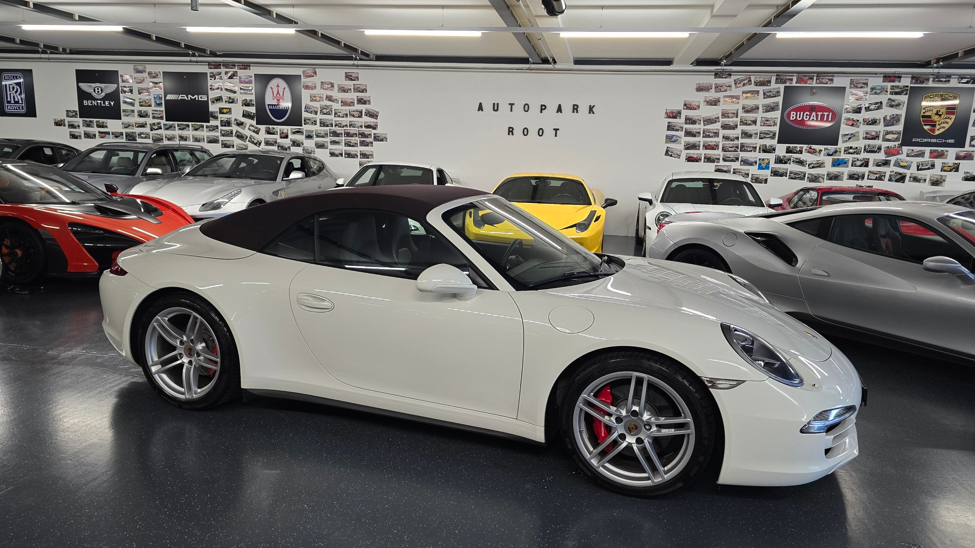 PORSCHE 911 Cabrio Carrera 4S PDK-showroom-element-1