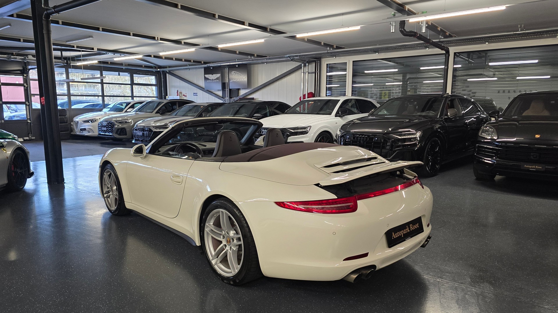PORSCHE 911 Cabrio Carrera 4S PDK-image-11