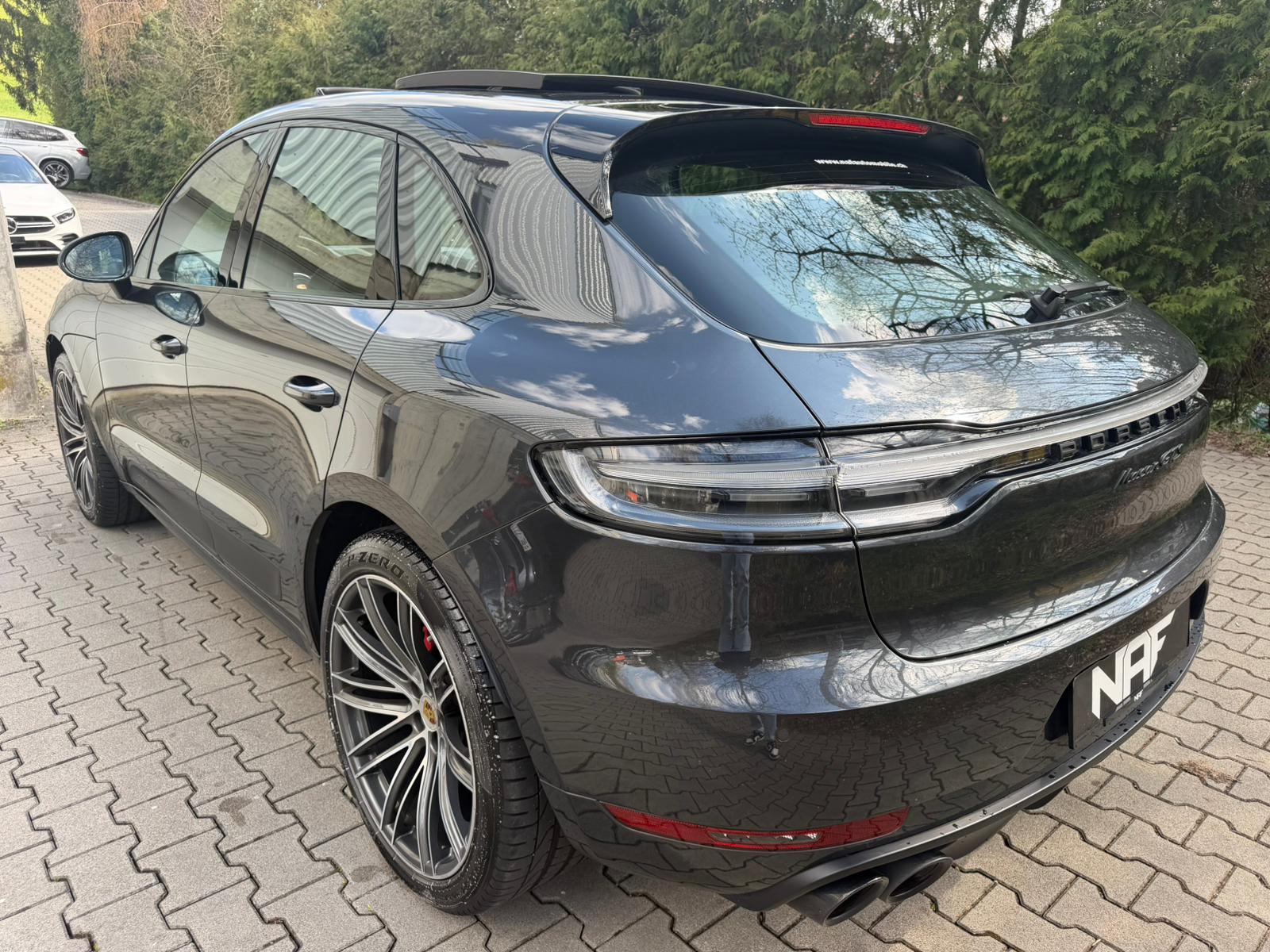 PORSCHE Macan GTS PDK 'Porsche Approved Garantie'-showroom-element-2