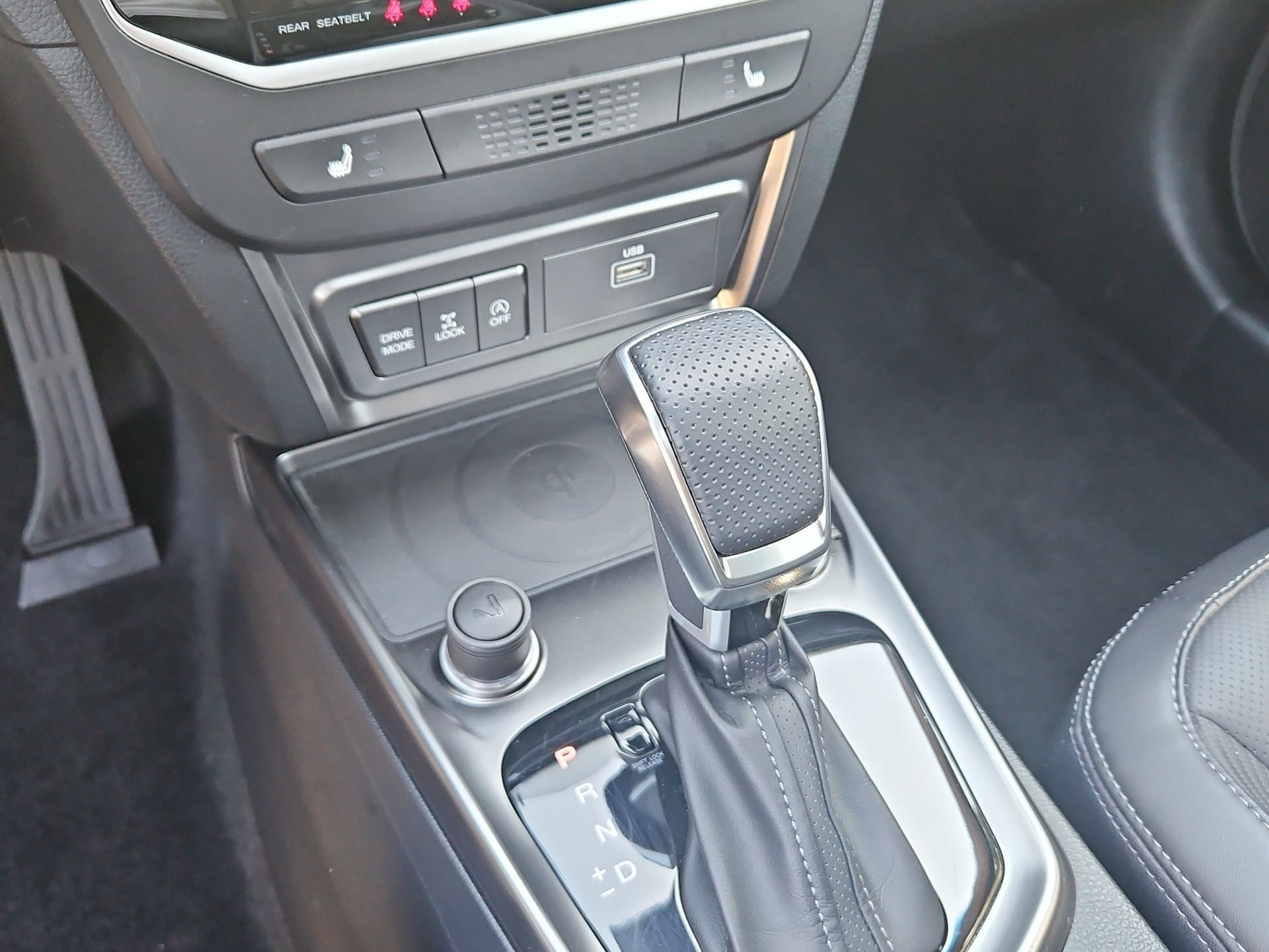 KGM-SsangYong Tivoli 1.5 T-GDI Titanium 4WD Automat-image-16