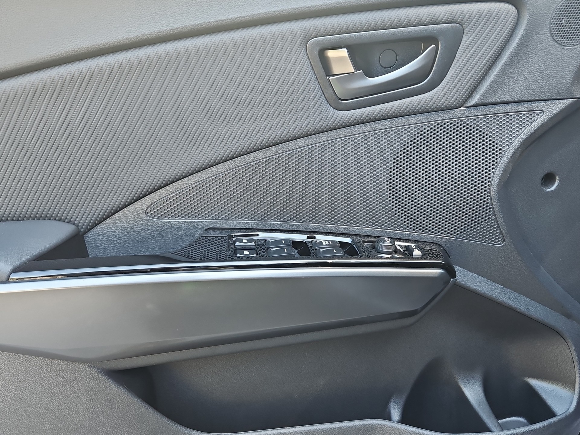 KGM-SsangYong Tivoli 1.5 T-GDI Titanium 4WD Automat-image-18