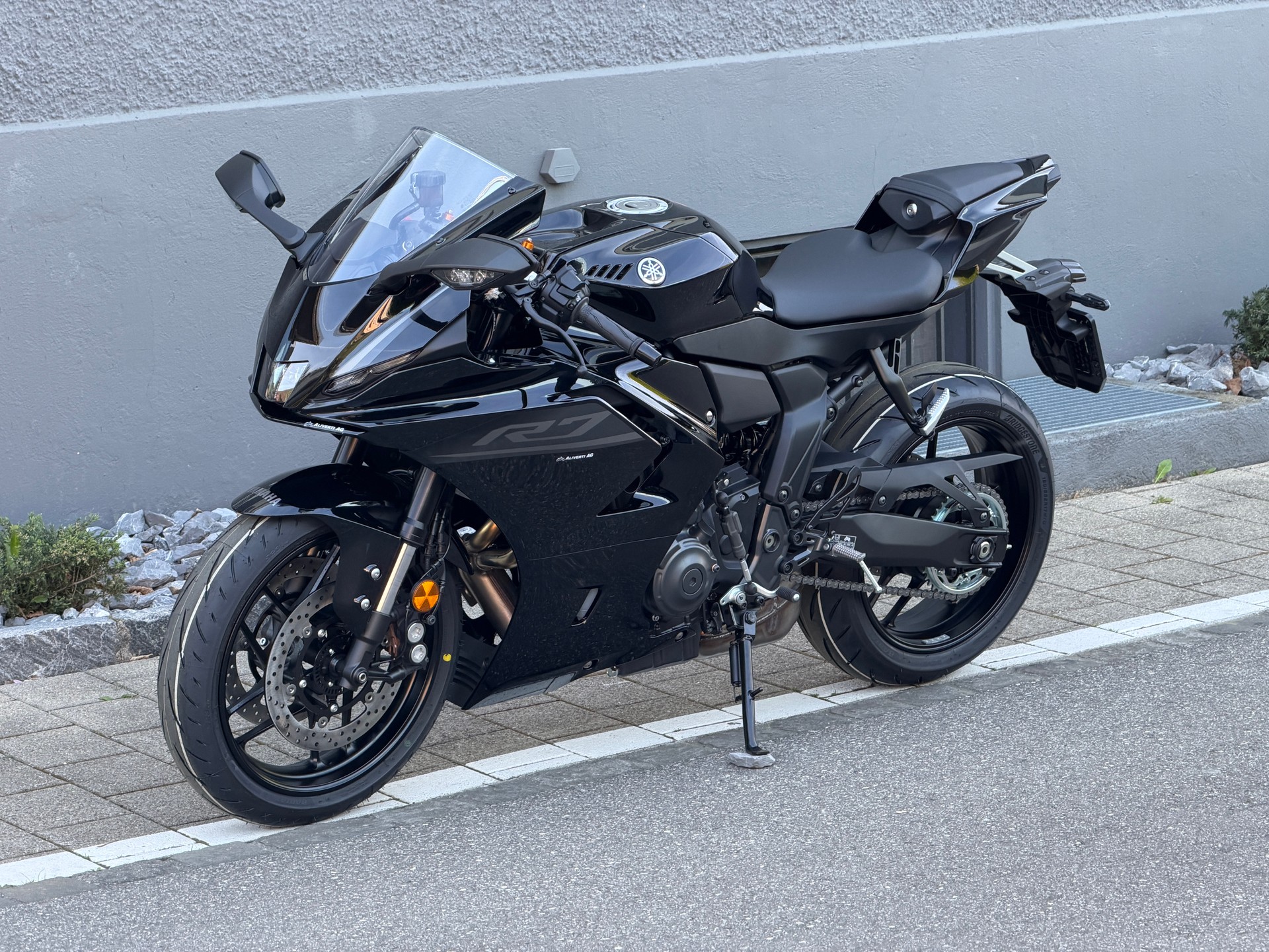 YAMAHA R7 (35kW) 2026-image-0