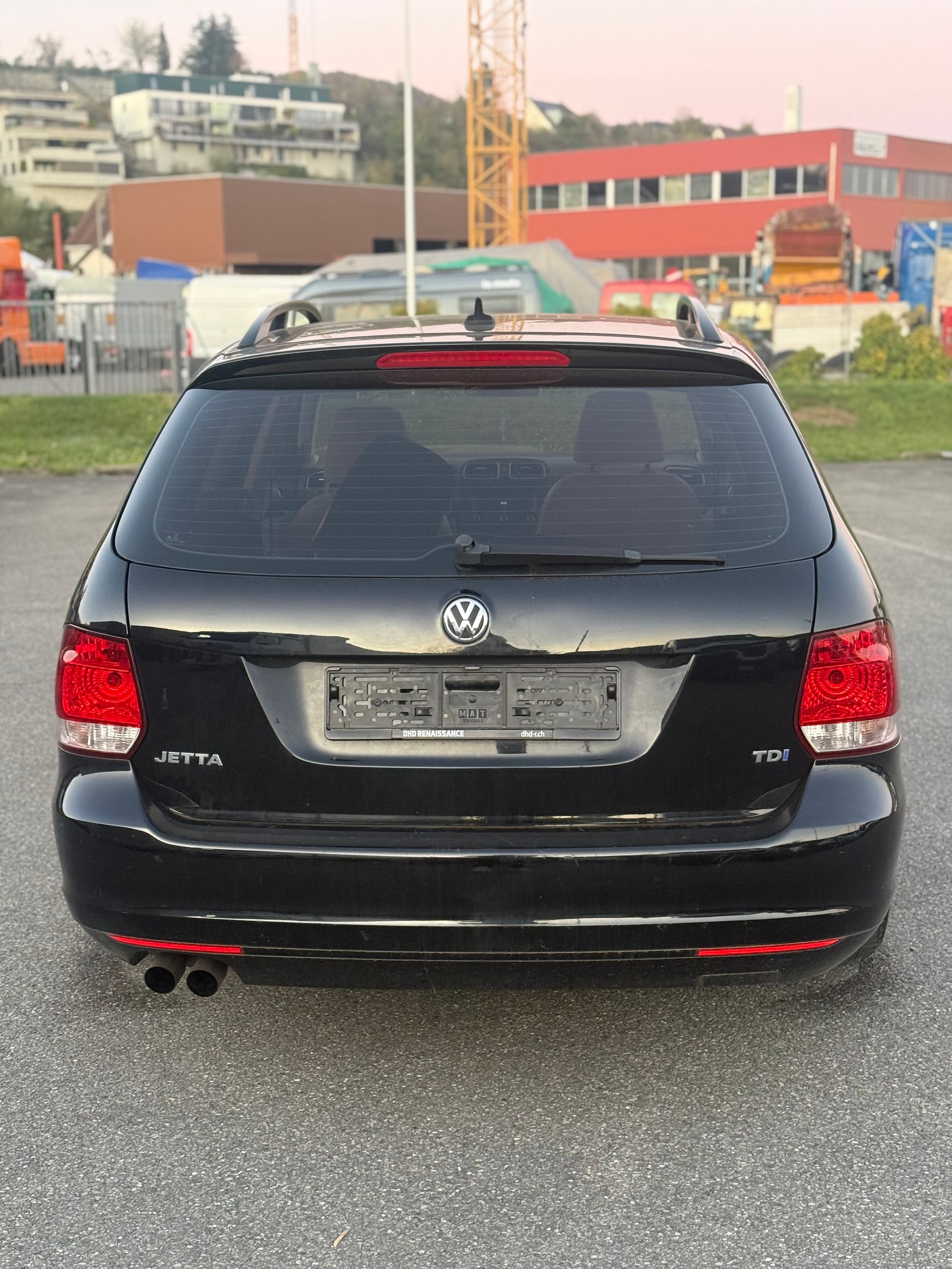 VW JETTA-image-4