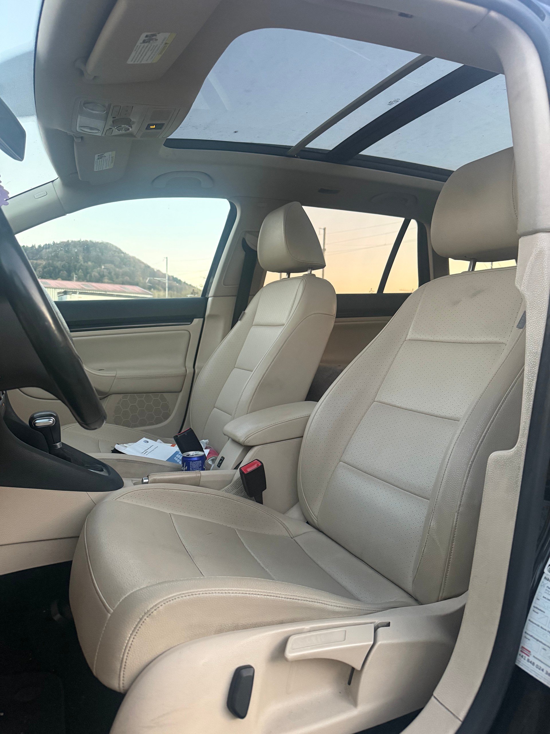 VW JETTA-image-5
