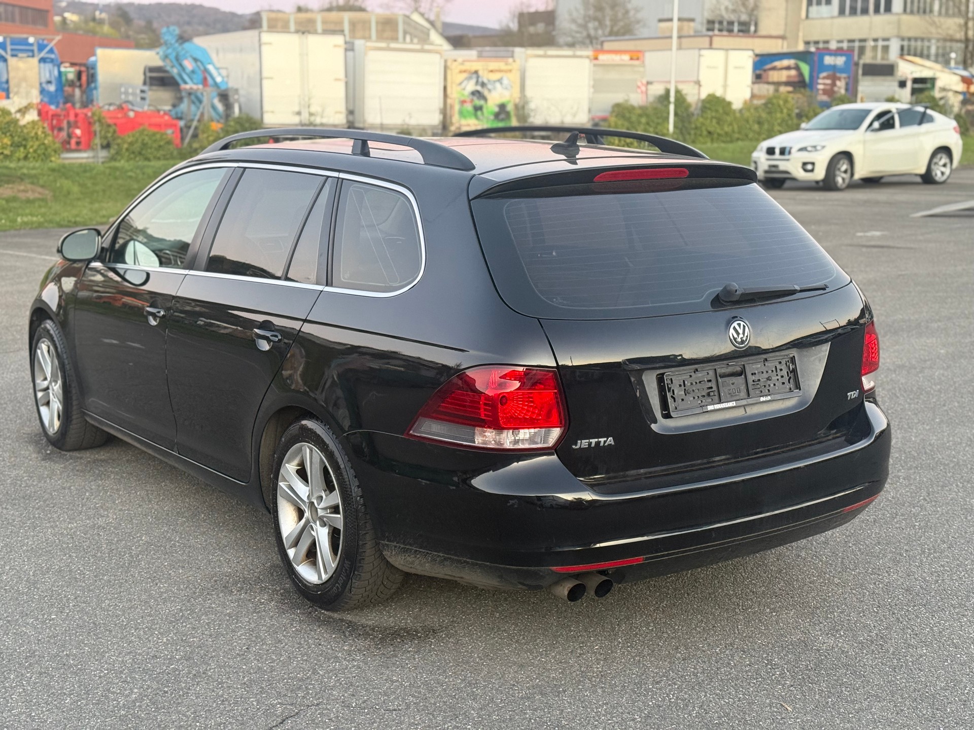 VW JETTA-image-3