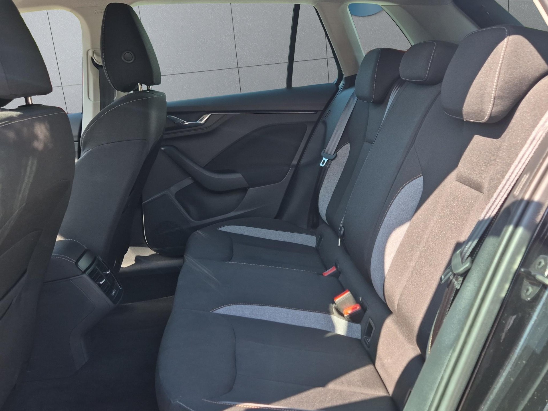 SKODA Kamiq 1.5 TSI Selection DSG-image-11