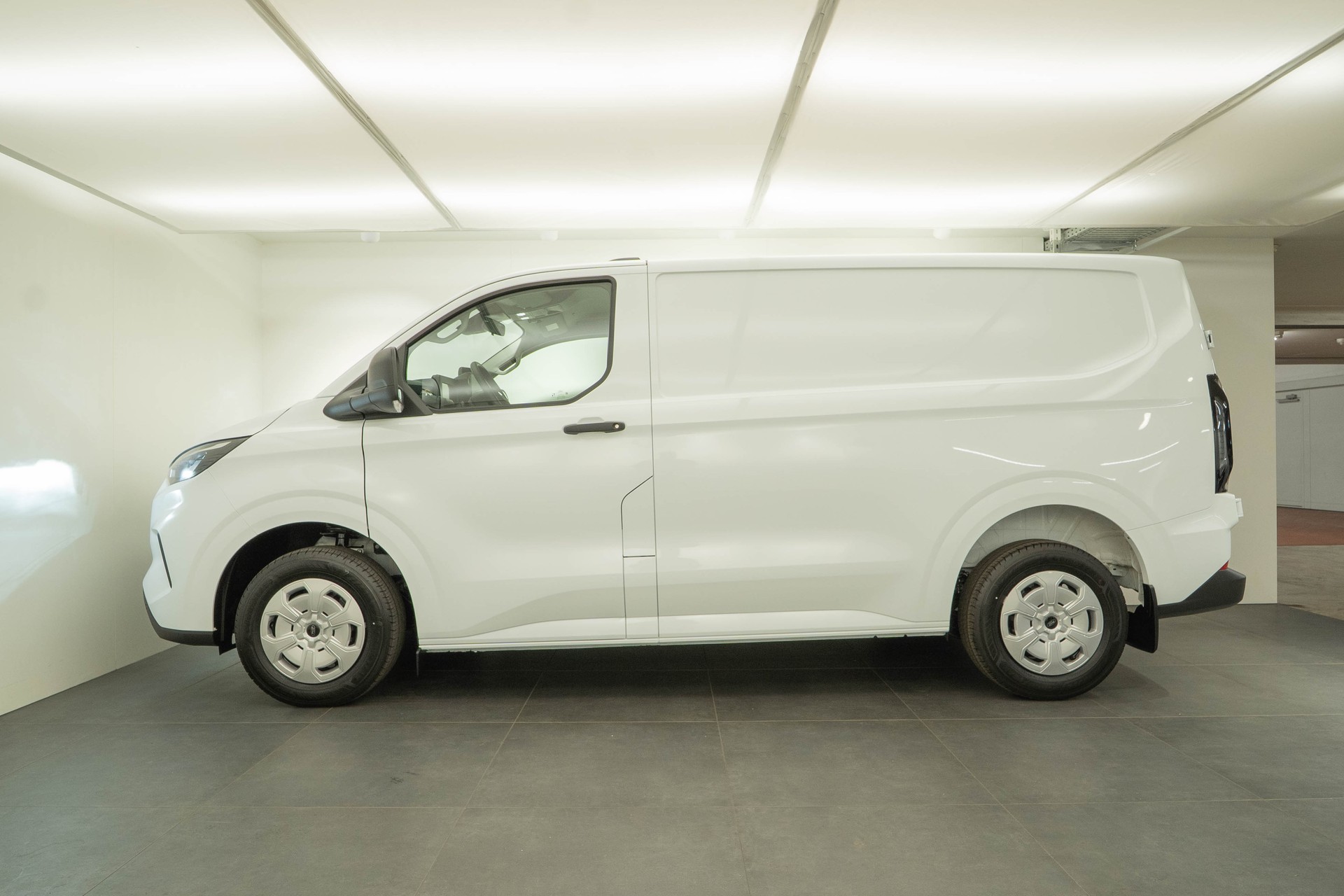 FORD Transit C Van 320 L1 2.0 EcoBlue 136 Trend-showroom-element-2