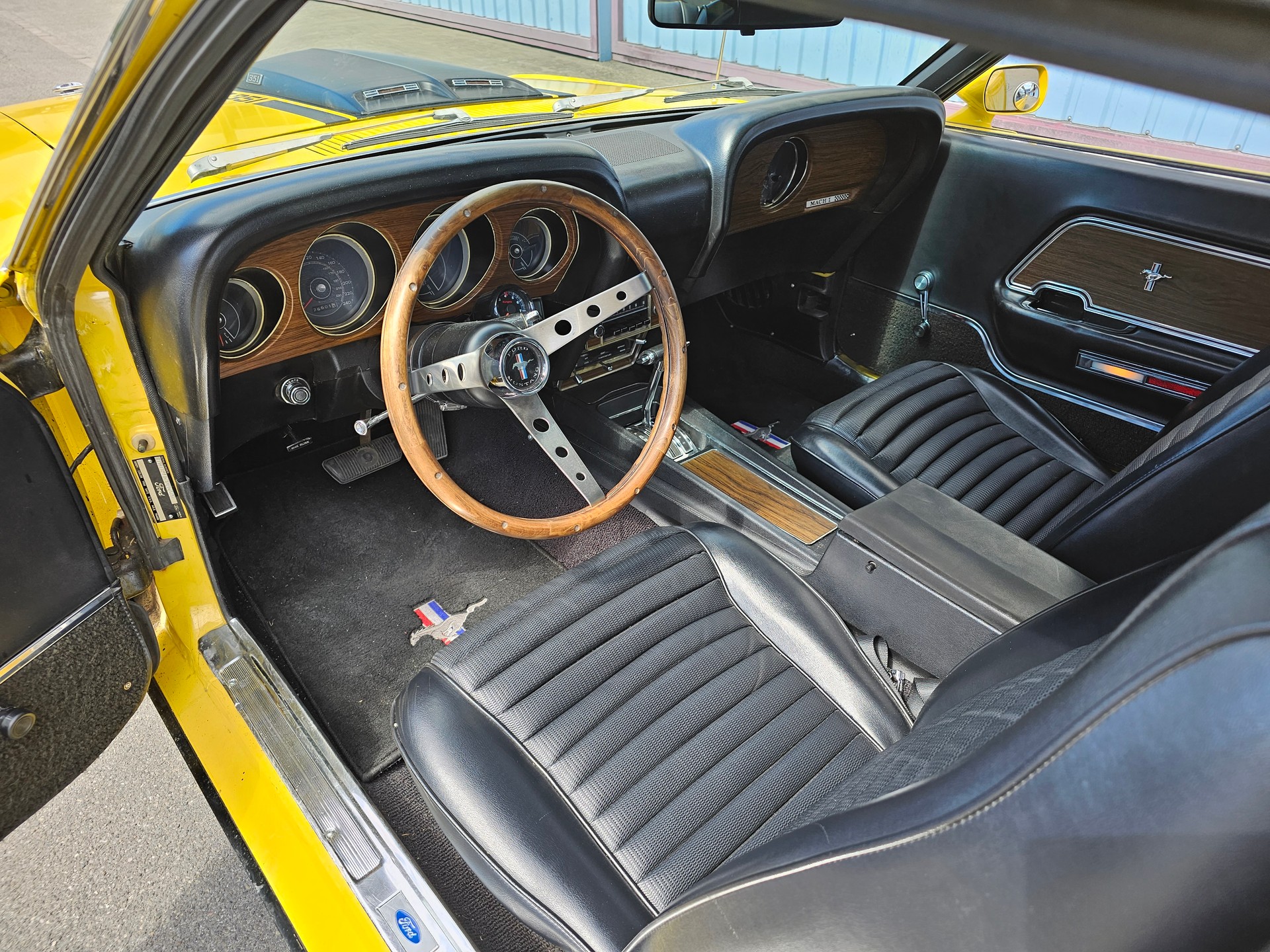 FORD Mustang Fastback Mach 1-image-8