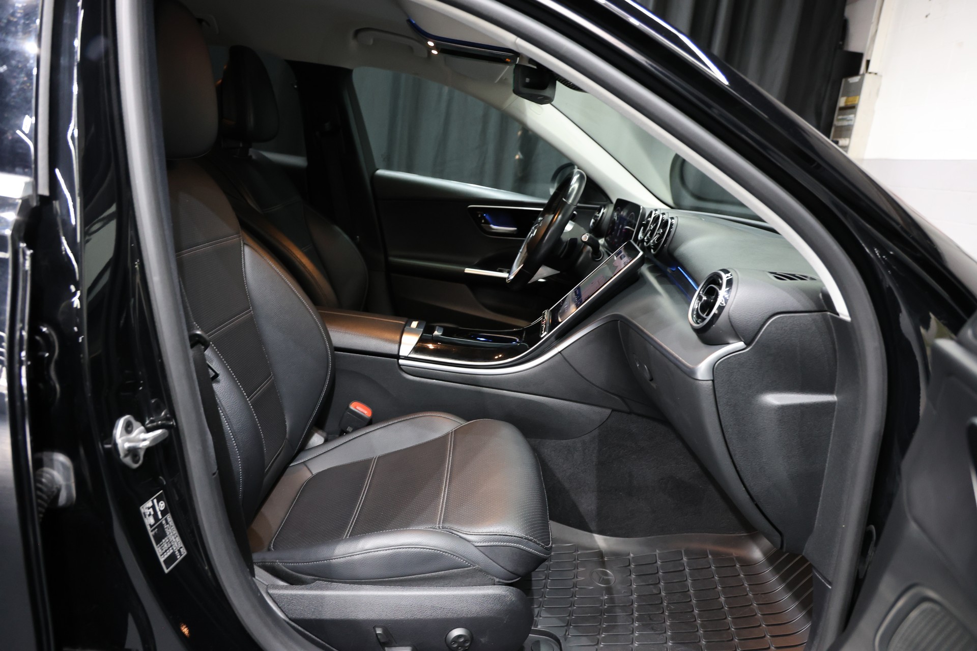 MERCEDES-BENZ C 220 d T 4Matic Avantgarde-image-5