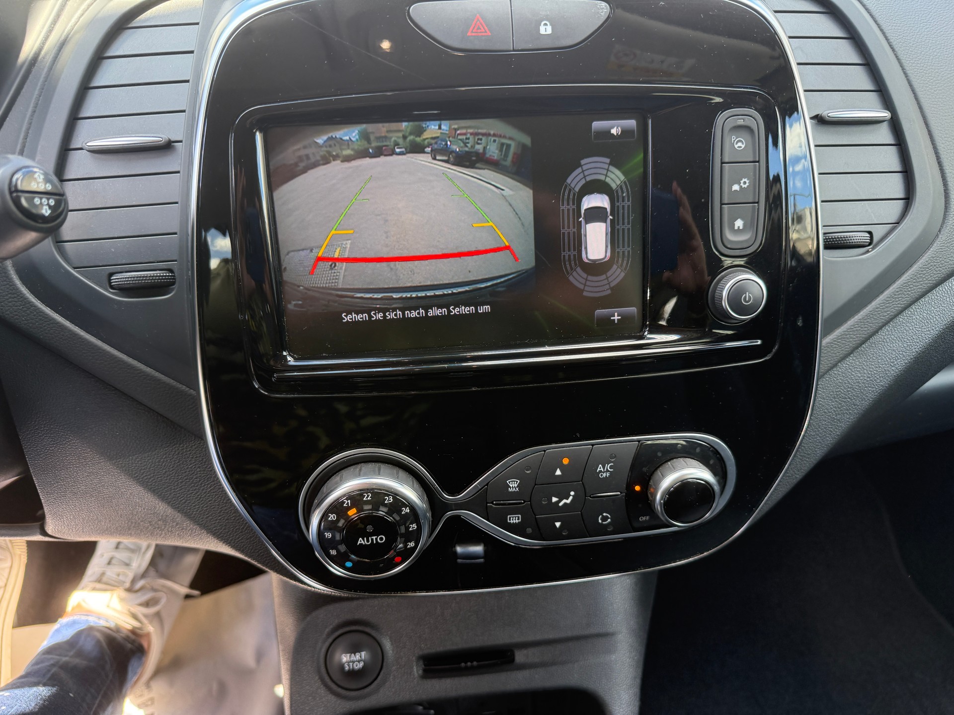 RENAULT Captur 1.2 T 16V 90th Anniversary EDC-image-10
