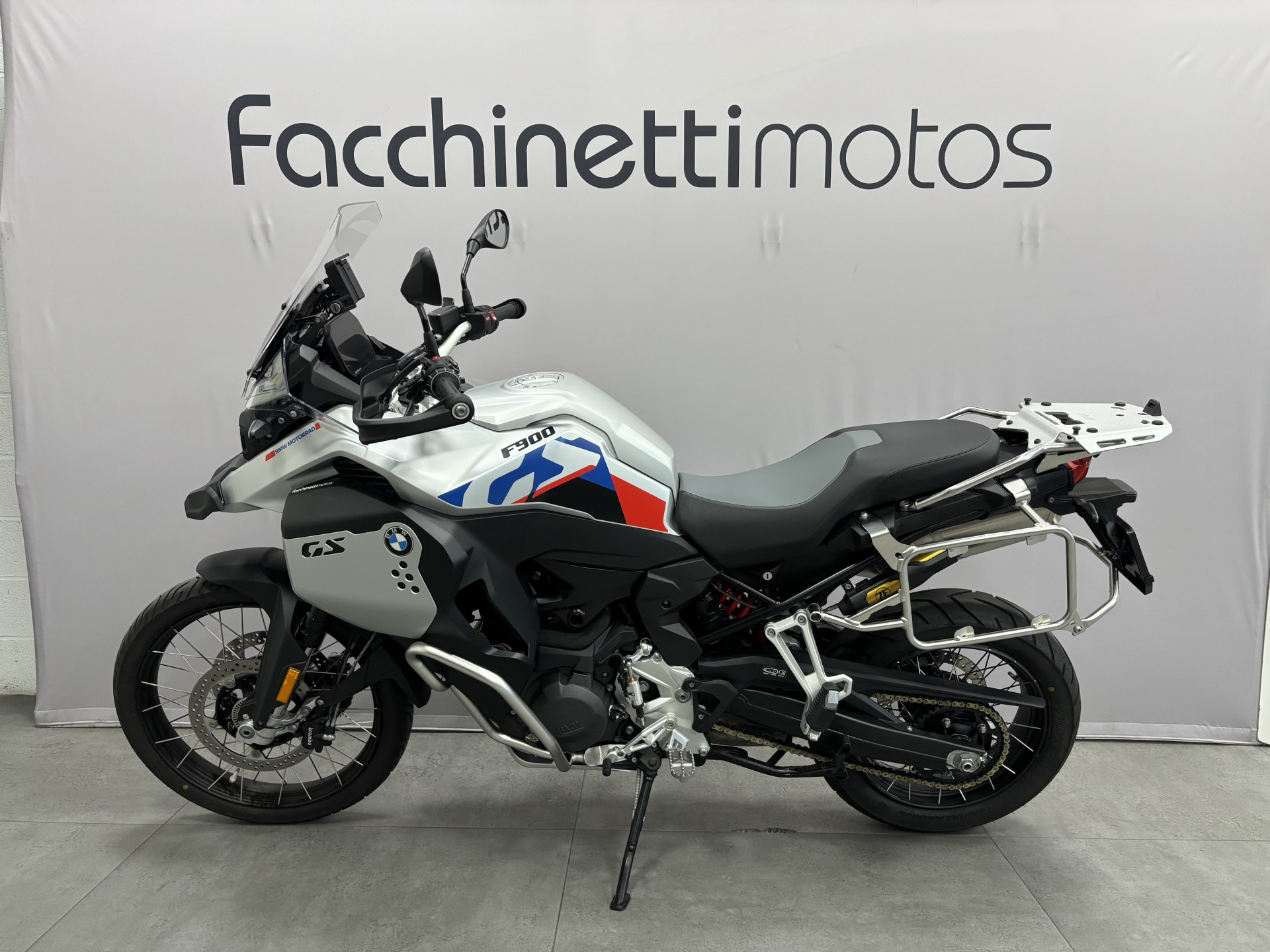 BMW F 900 GS Adventure-image-3