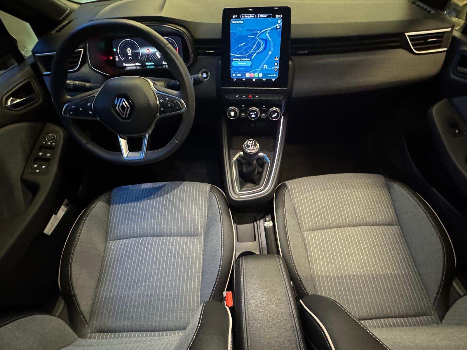 RENAULT Clio 1.0 Techno-image-13