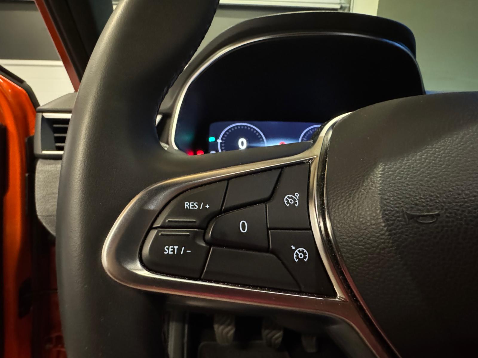 RENAULT Clio 1.0 Techno-image-17